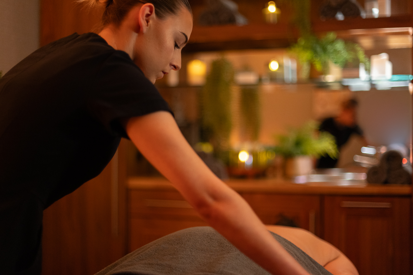 Elemis Back Neck And Shoulder Massage