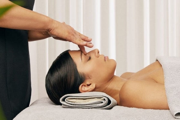 ESPA  Active Nutrients Glow From Within Facial