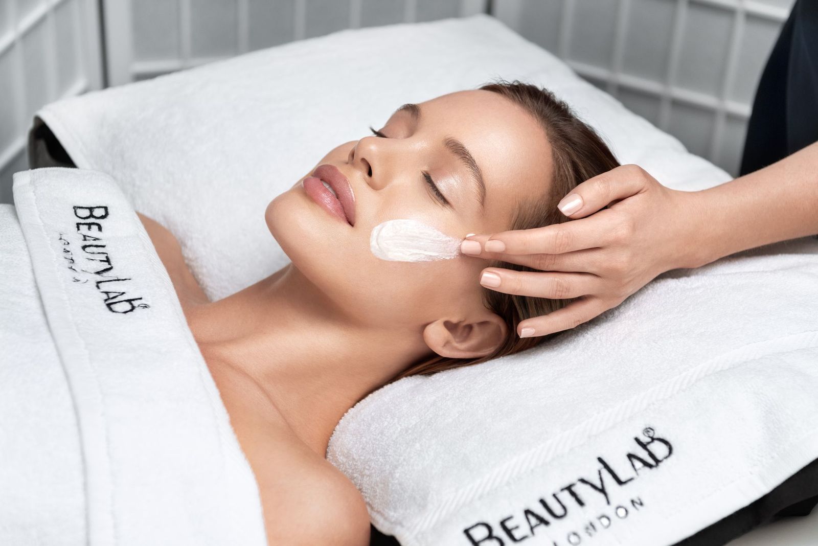 Bl Essentials Classic Facial