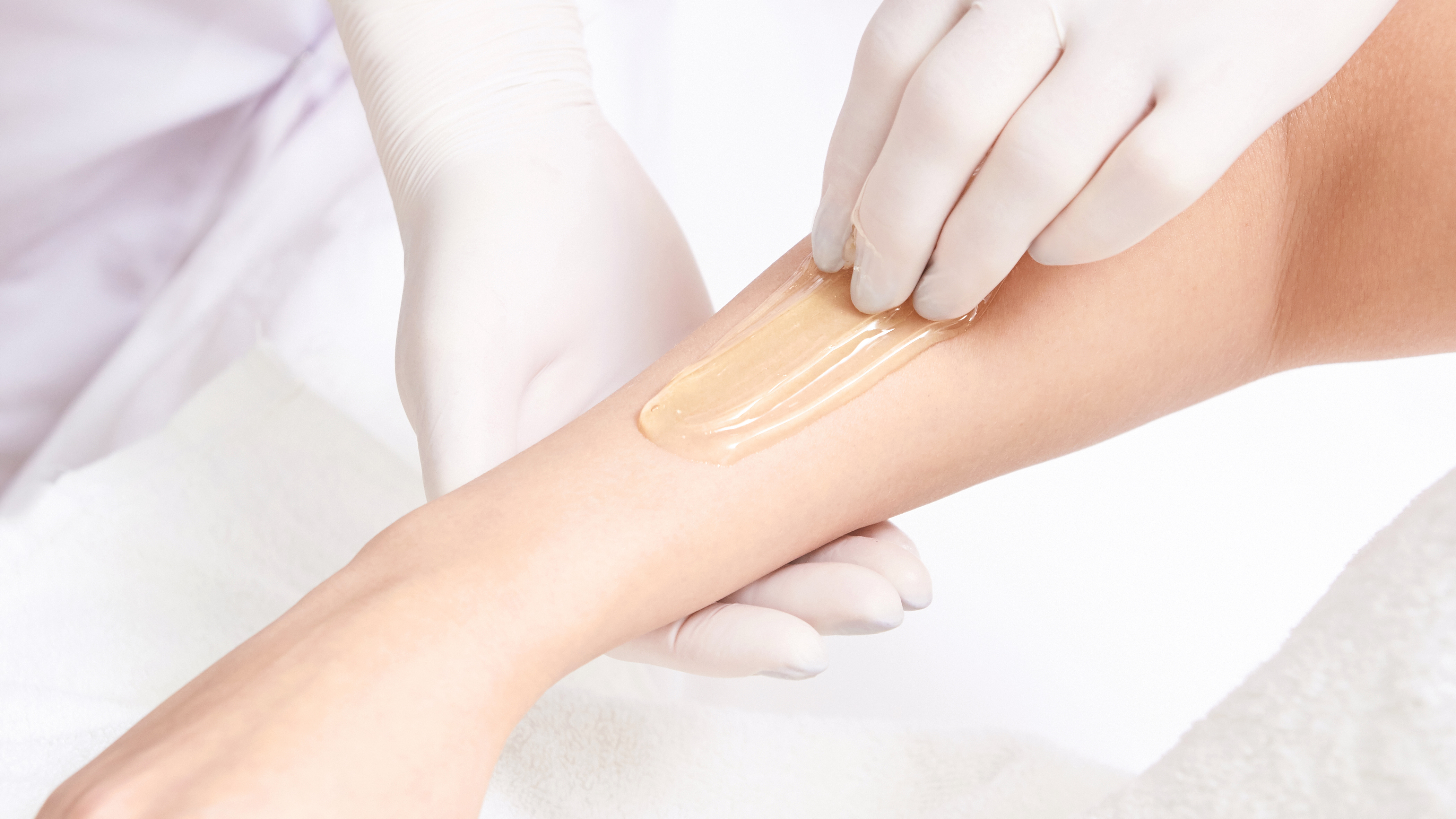 Full Arm Wax | 40 Minutes