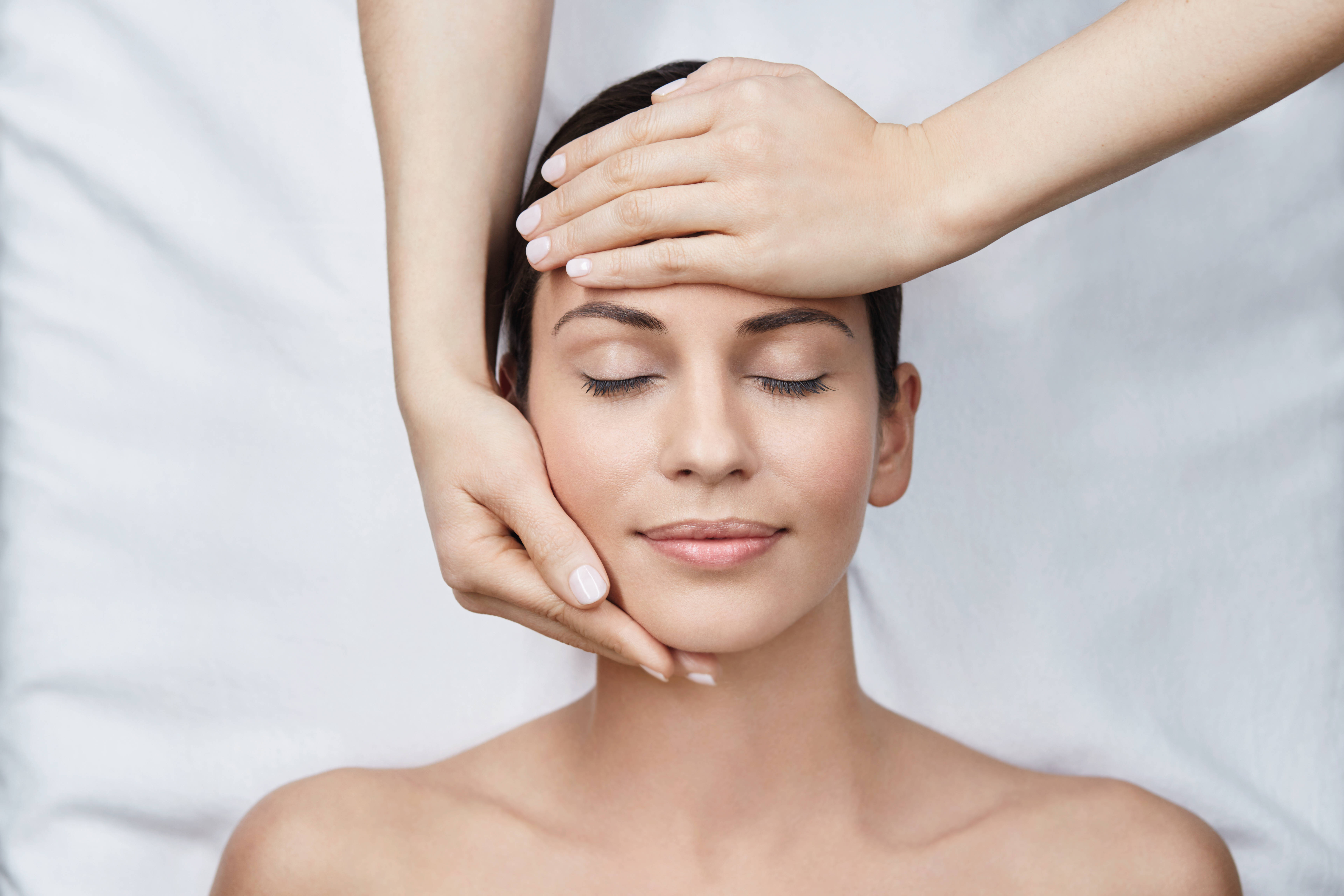 Elemis Expert Touch Renew Facial | 60 Minutes
