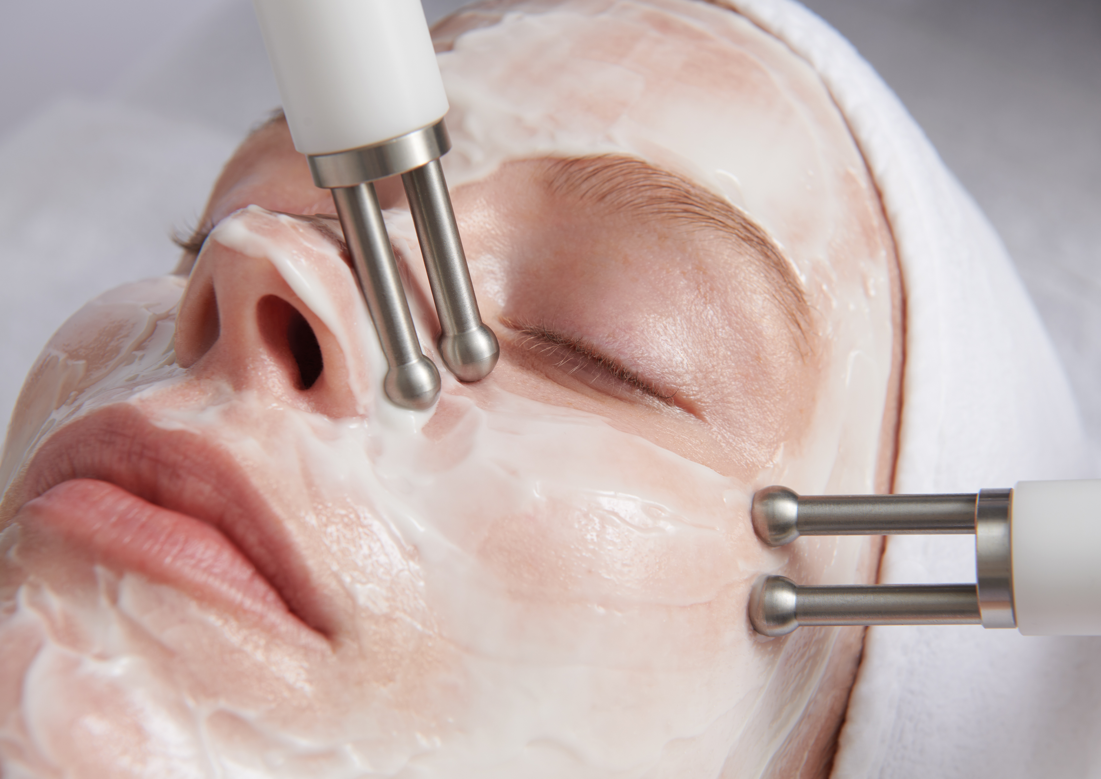 ELEMIS Expert™ Tech Ultimate Facial + | 50 Minutes