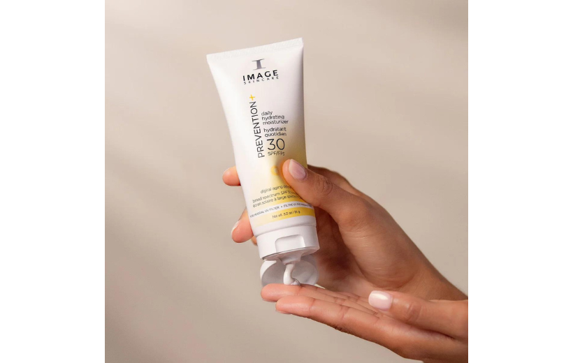 PREVENTION+® daily hydrating moisturiser SPF 30 | 95ml