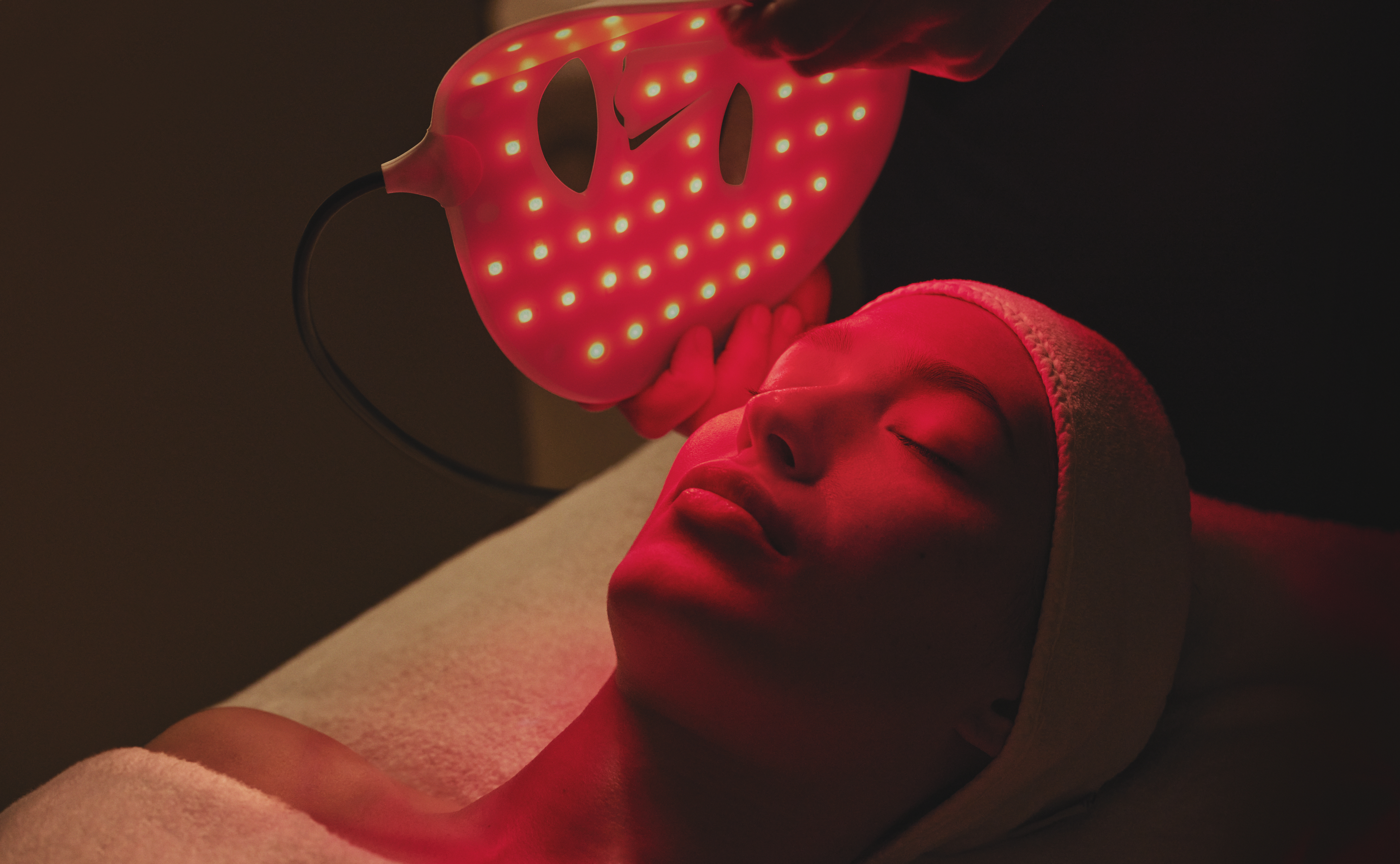 Elemis Expert Tech Smooth & Polish Facial