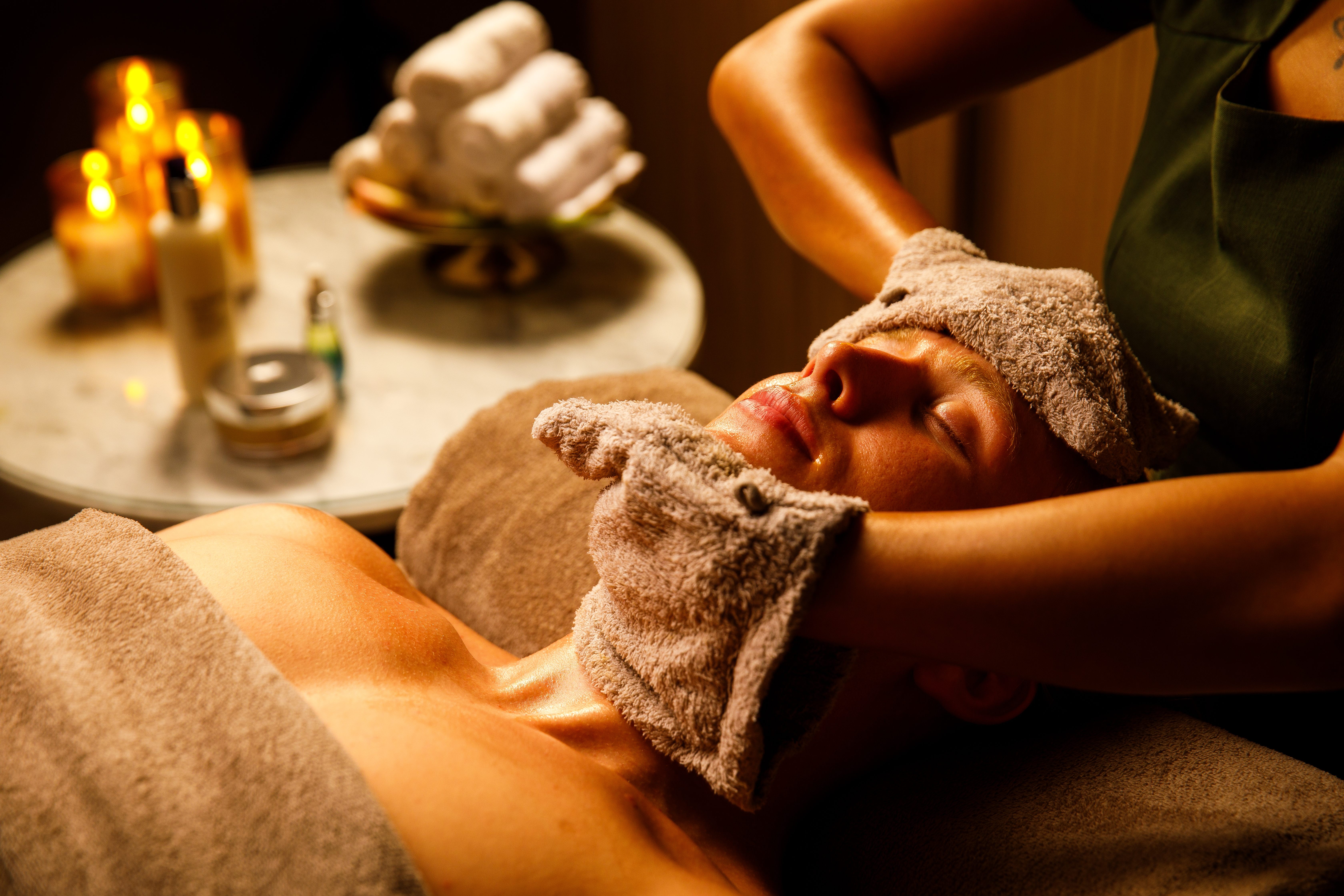 Elemis Expert Touch Nourish Facial