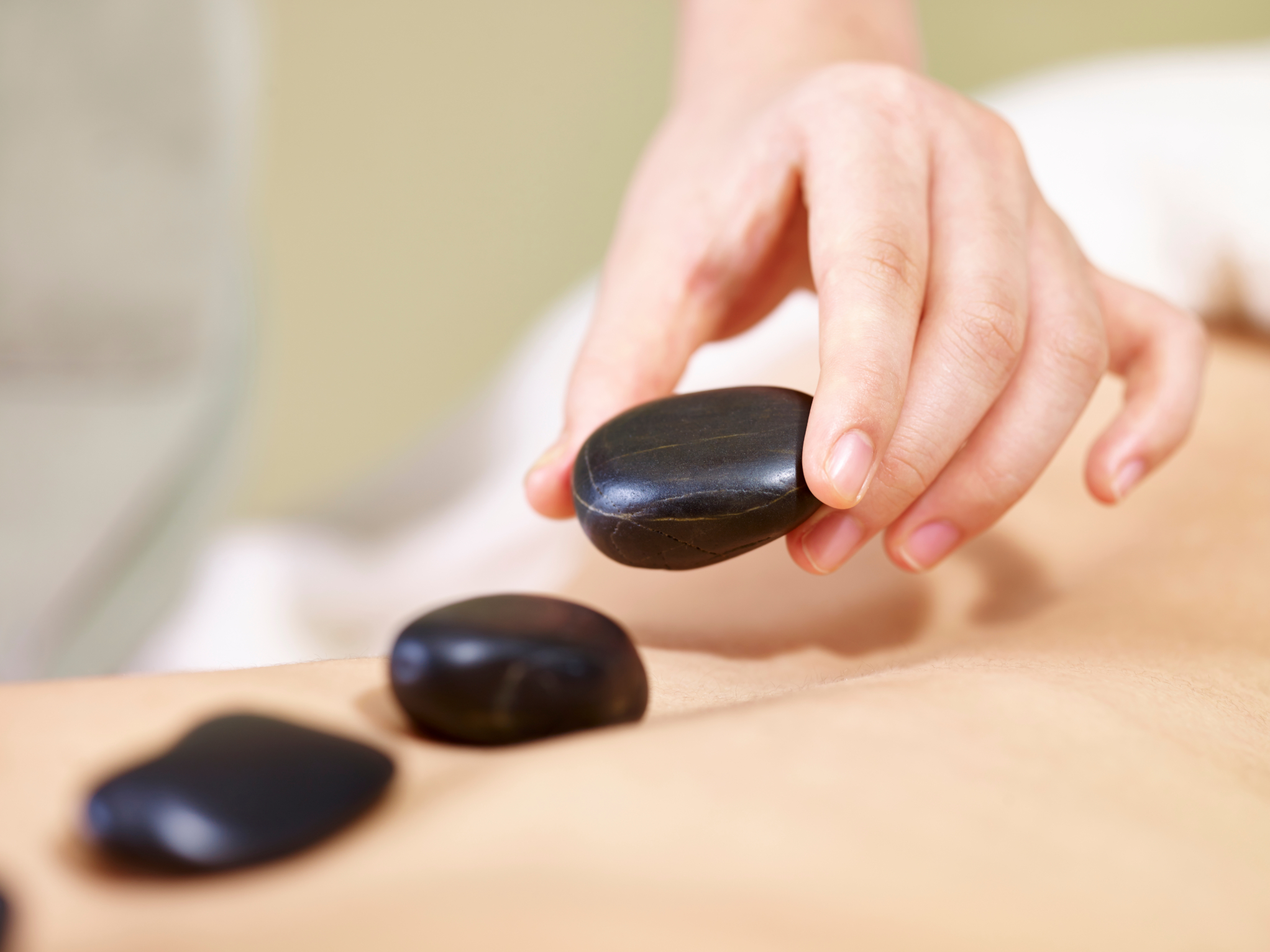 ELEMIS Expert Transformative Hot Stone Massage | 60 Minutes