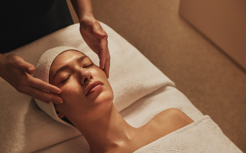 ELEMIS Expert Touch Nourish Facial