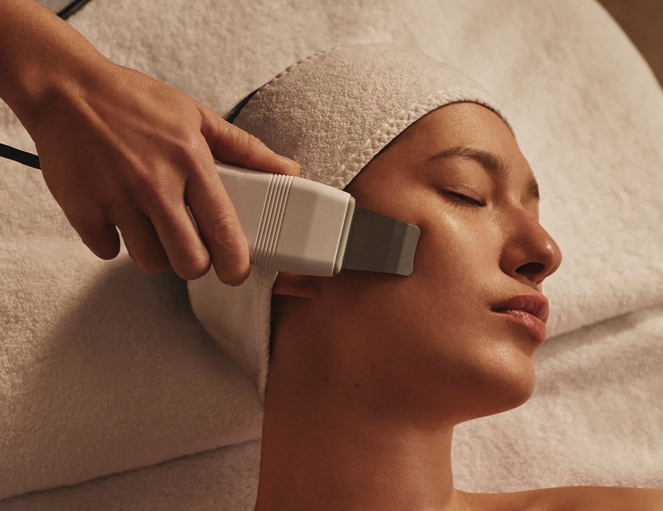 Elemis BioTech Smooth & Polish Facial | 60 Minutes