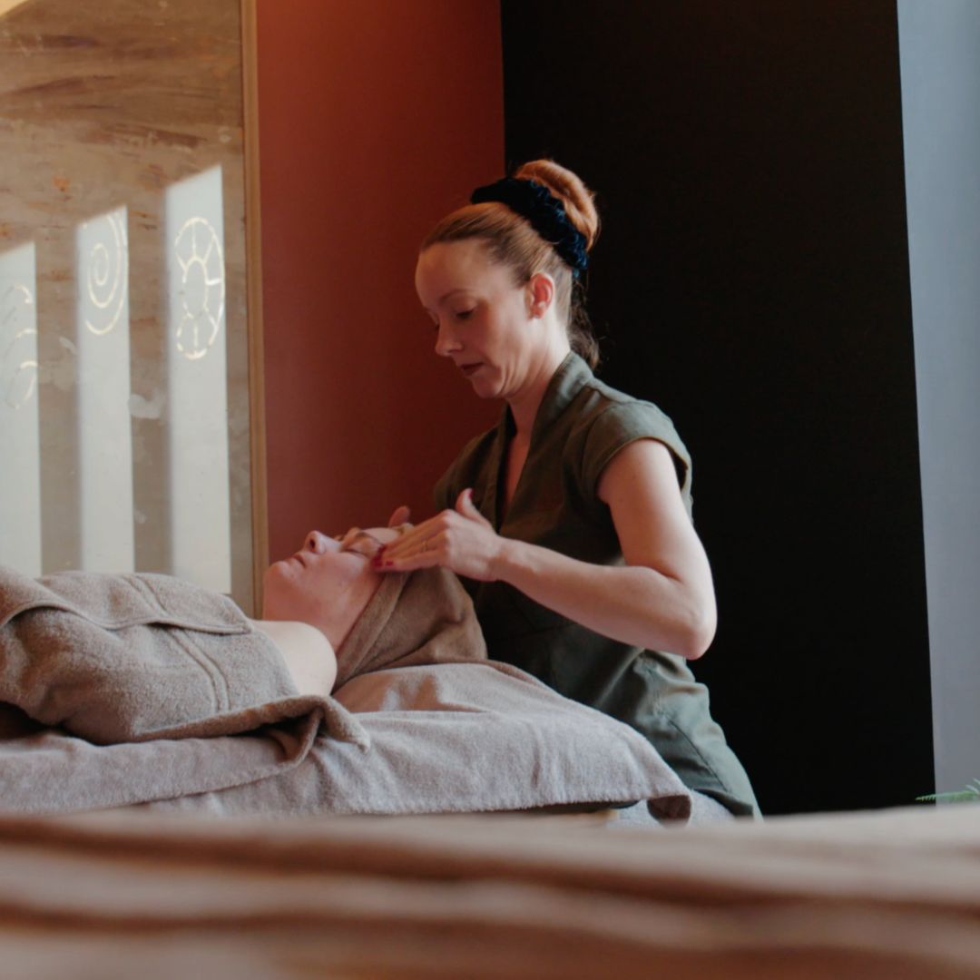 Elemis Full Body Radiance Experience