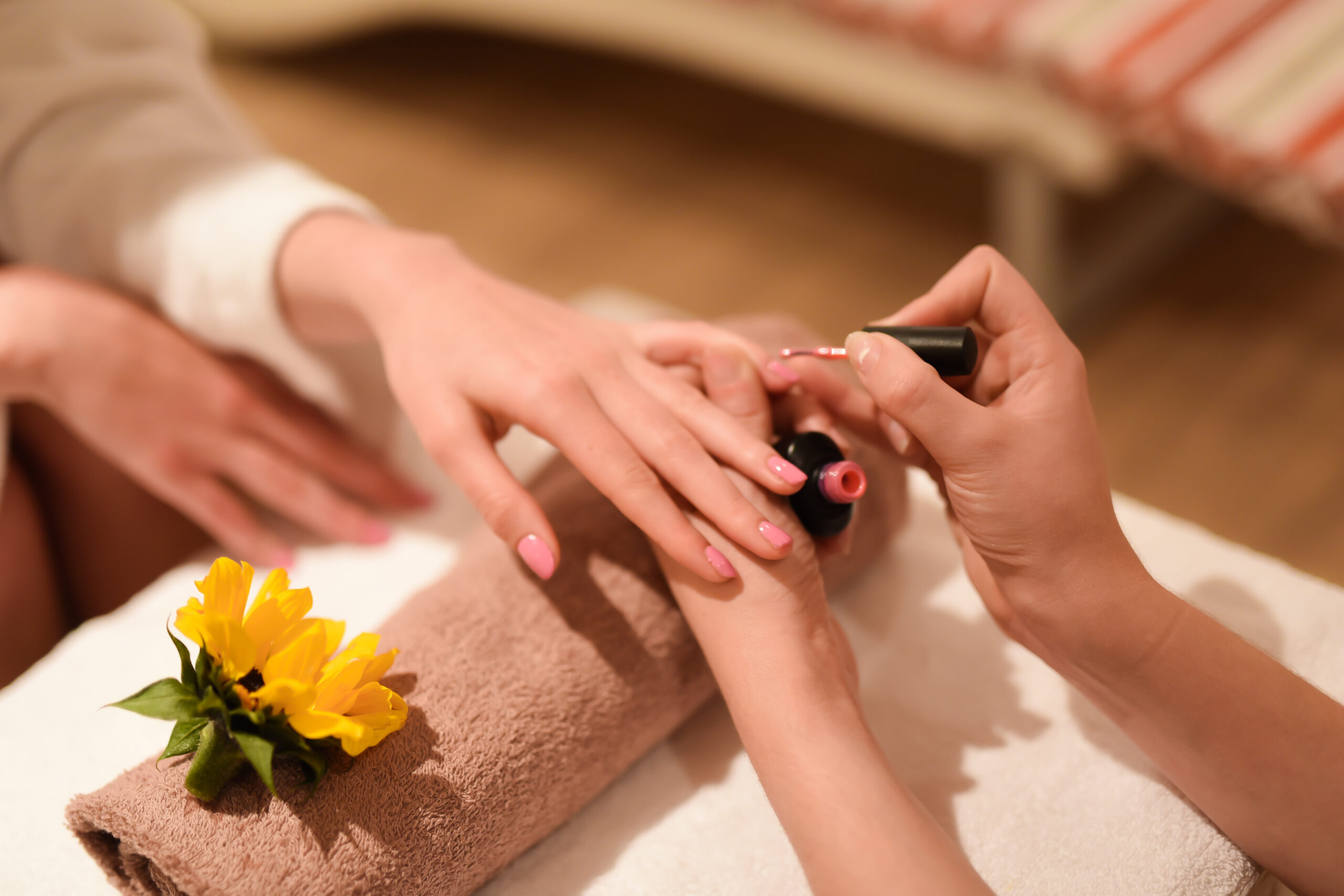 Pearl Manicure | 50 Minutes