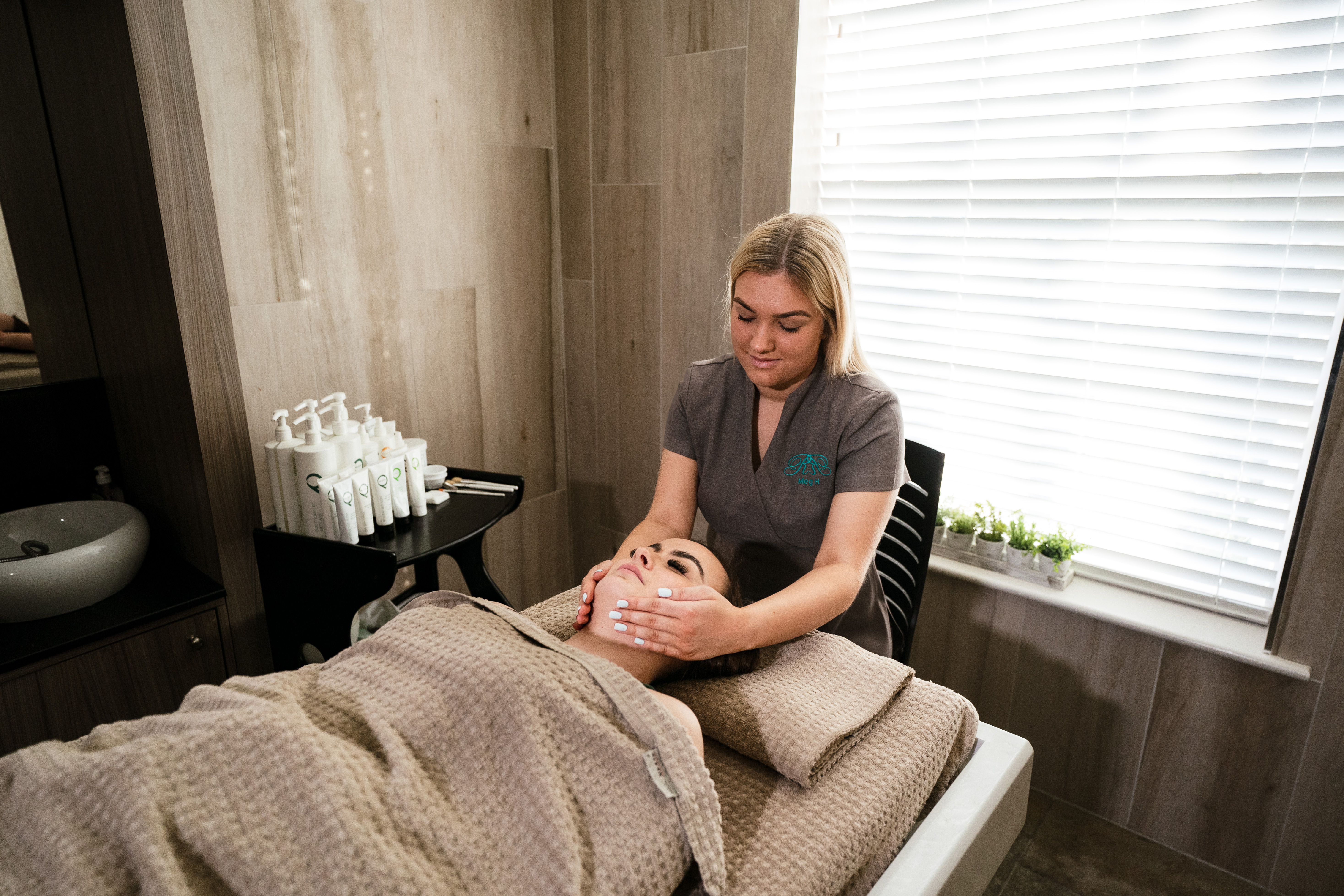 Essential Express Facial