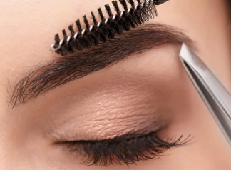 Eyebrow Shape & Wax