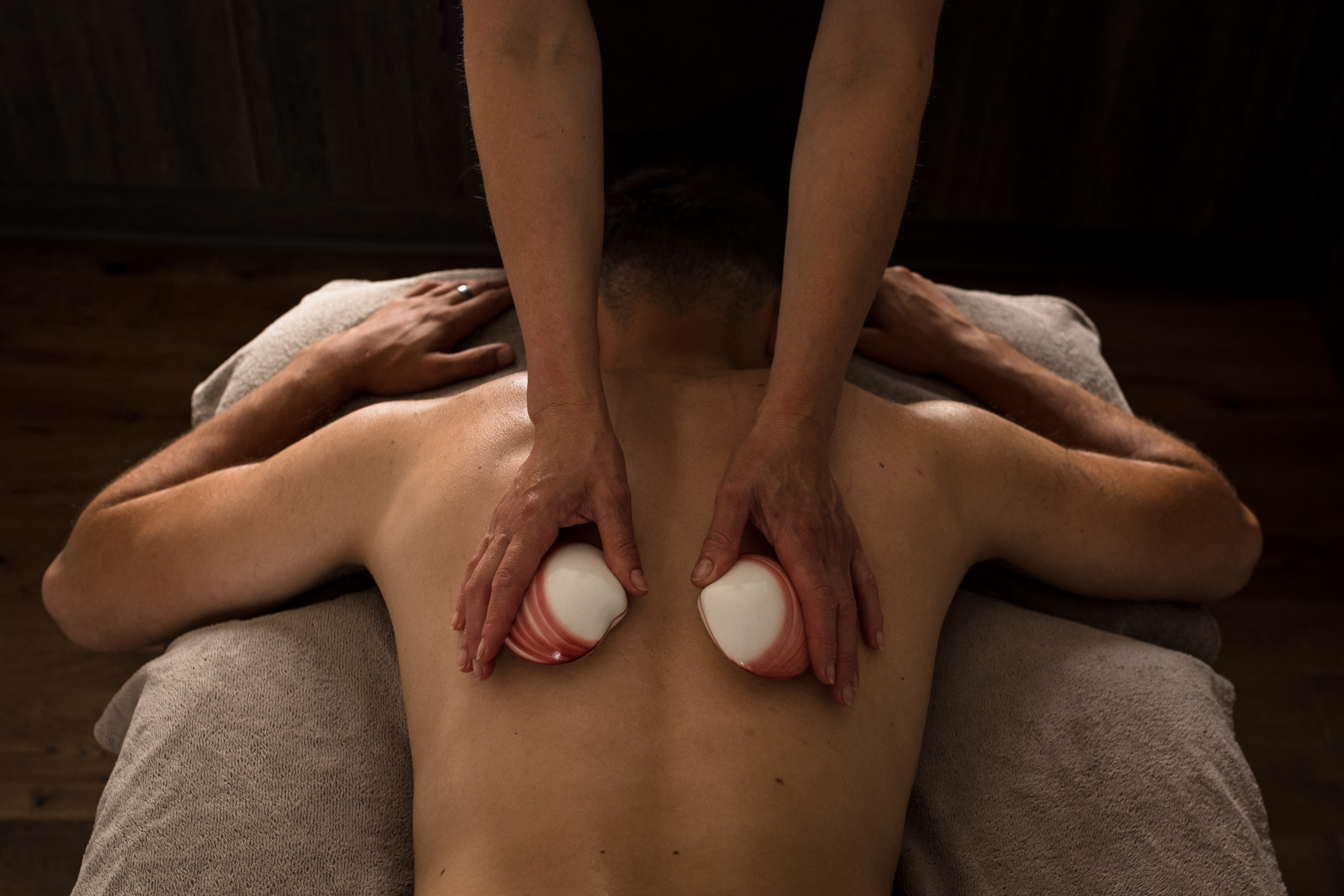 Lava Shell Back Massage