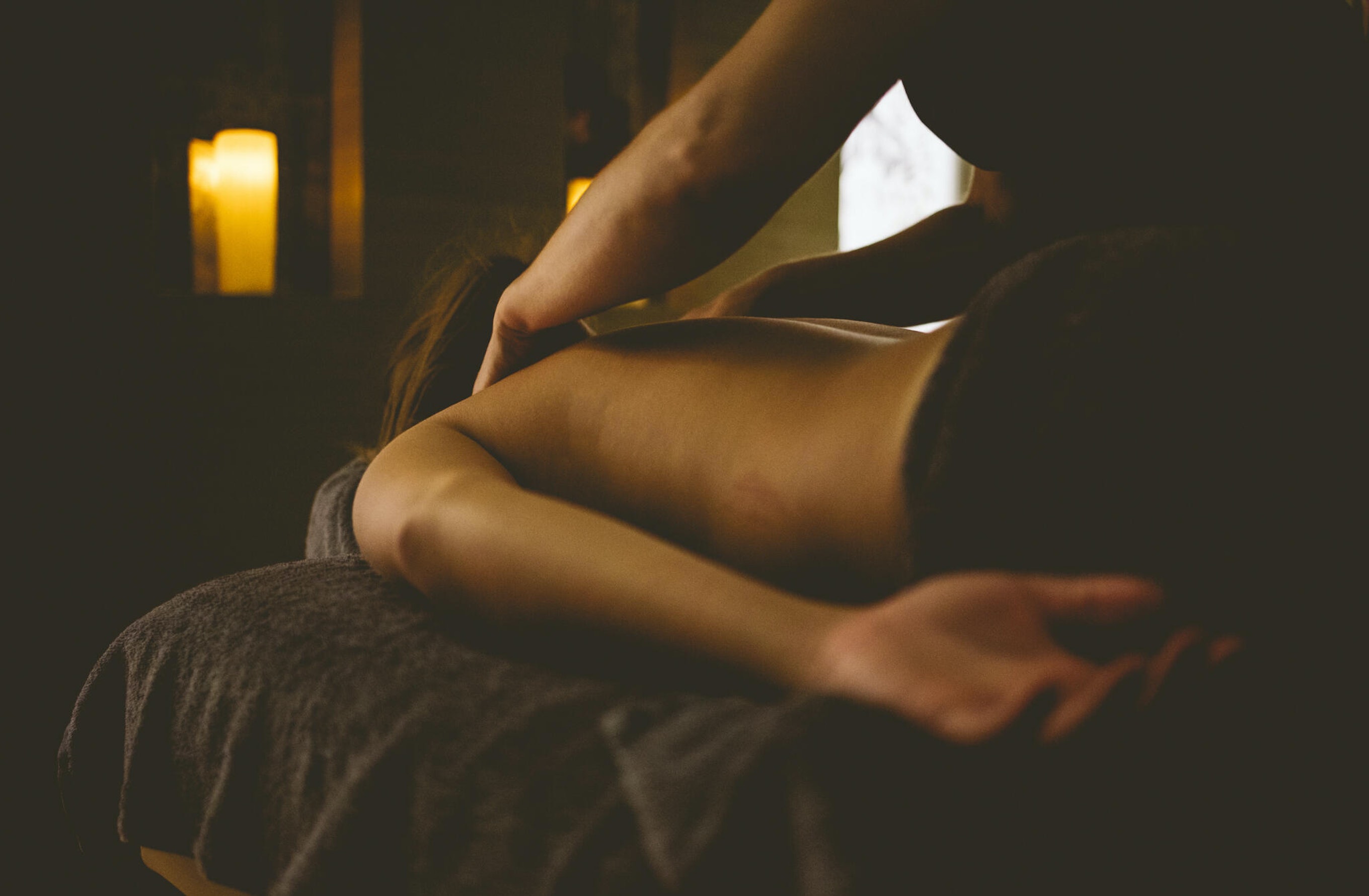 Hot Stone Massage | 90 Minutes