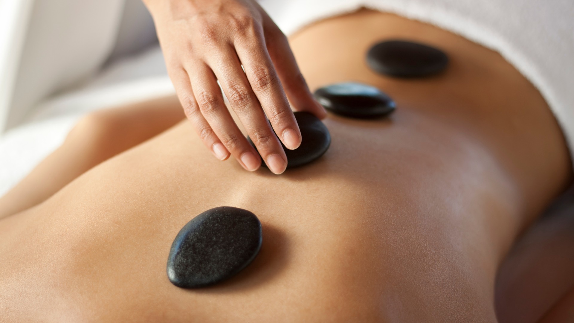 Deeper Than Deep Hot Stone Massage | 30 Minutes