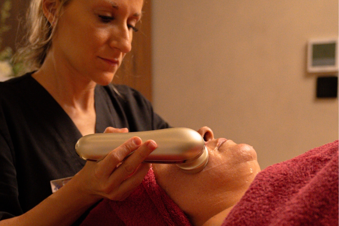 Dermasonic Facial 80Minutes (Cavitation-Ultrasound-RF-Cooling-Dermabrasion-Multifunctional)