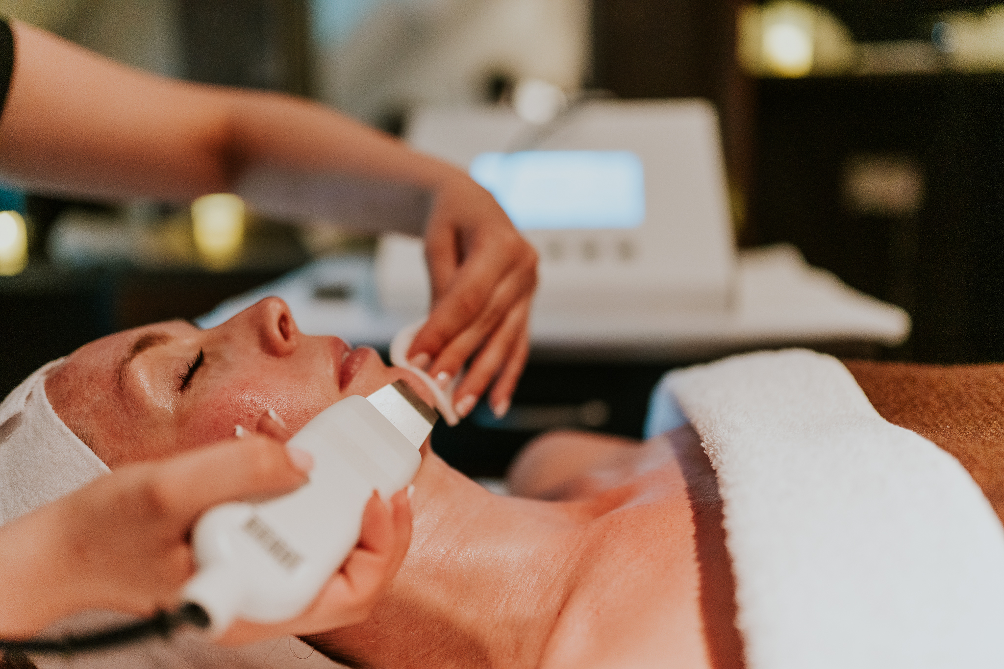 Elemis Expert™ Tech | Smooth+ Polish Facial |  50 Minutes