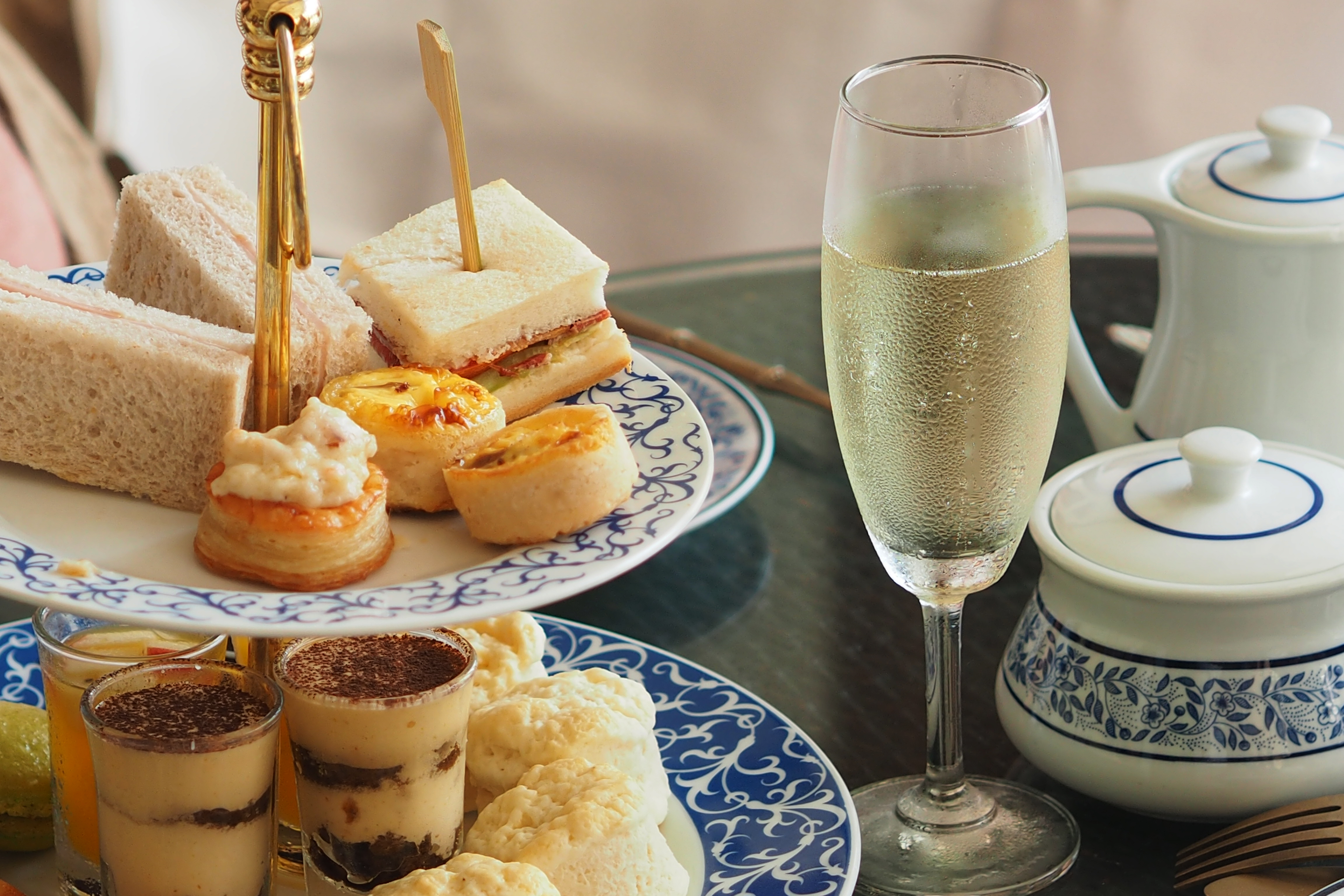 Afternoon Tea & Fizz | Monday-Friday