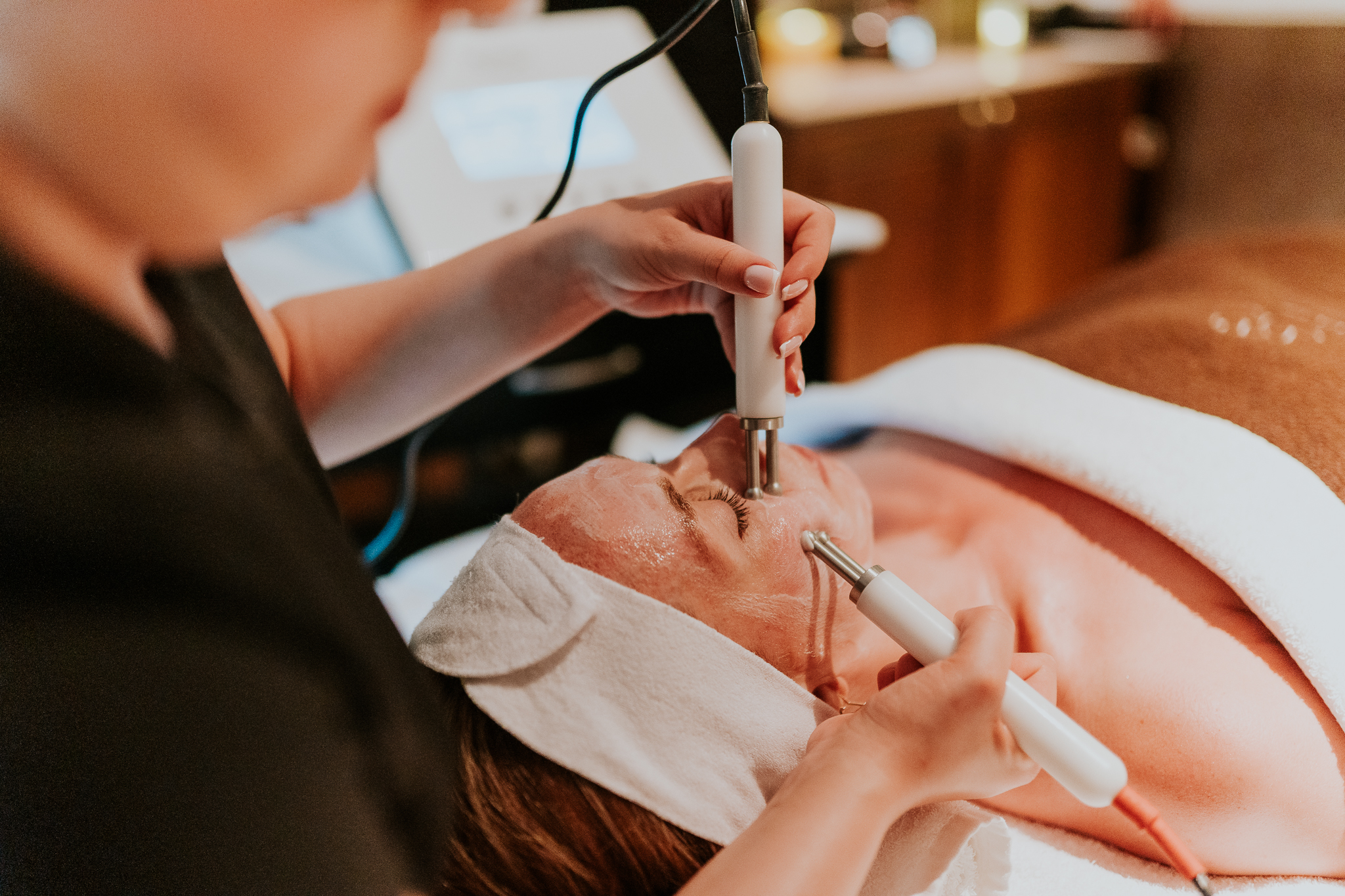 Elemis Expert™ Tech | Lift + Rejuvenate Facial | 25 Minutes