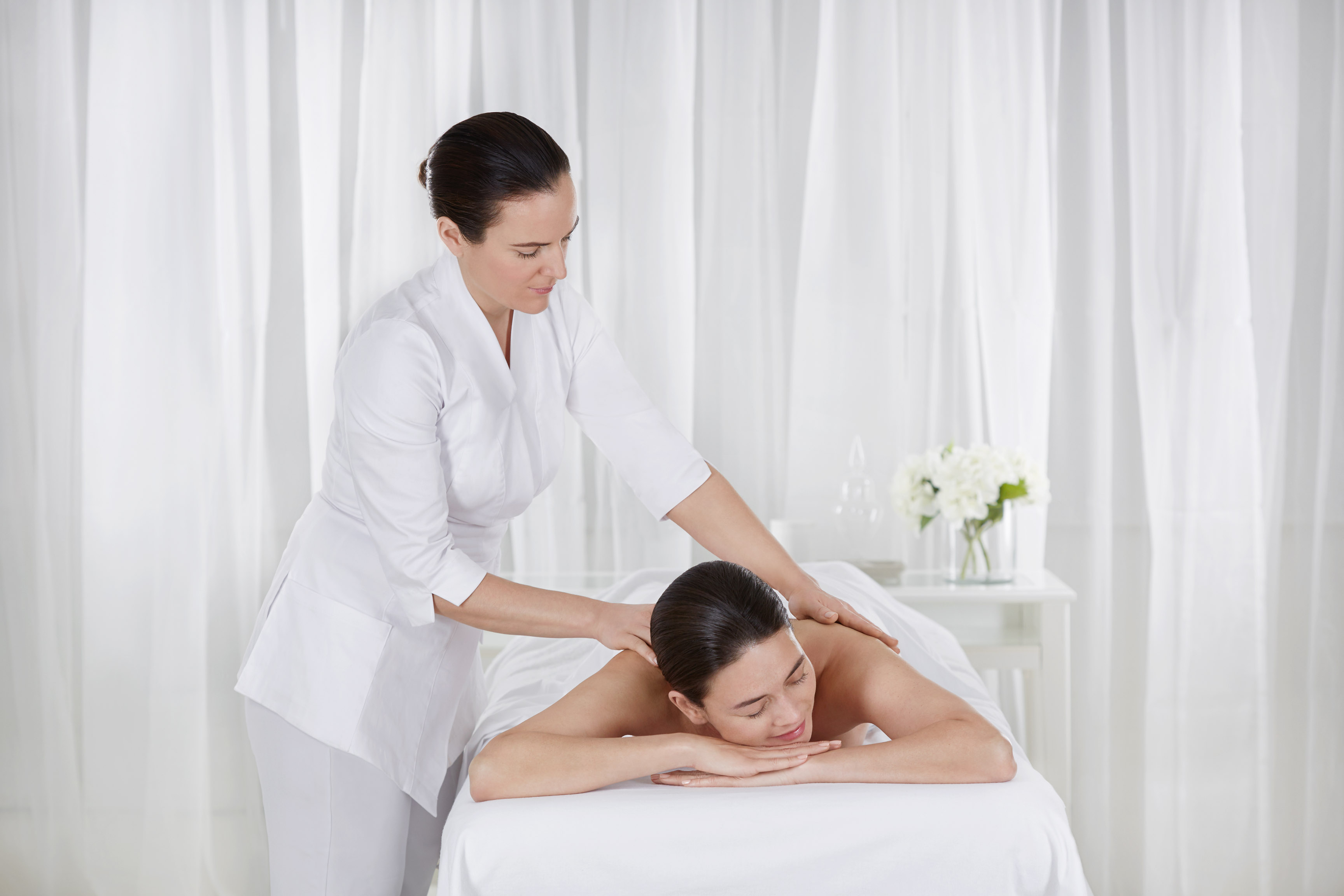 ELEMIS Expert Touch Deep Tissue Tension-Ease Massage | 60 Minutes