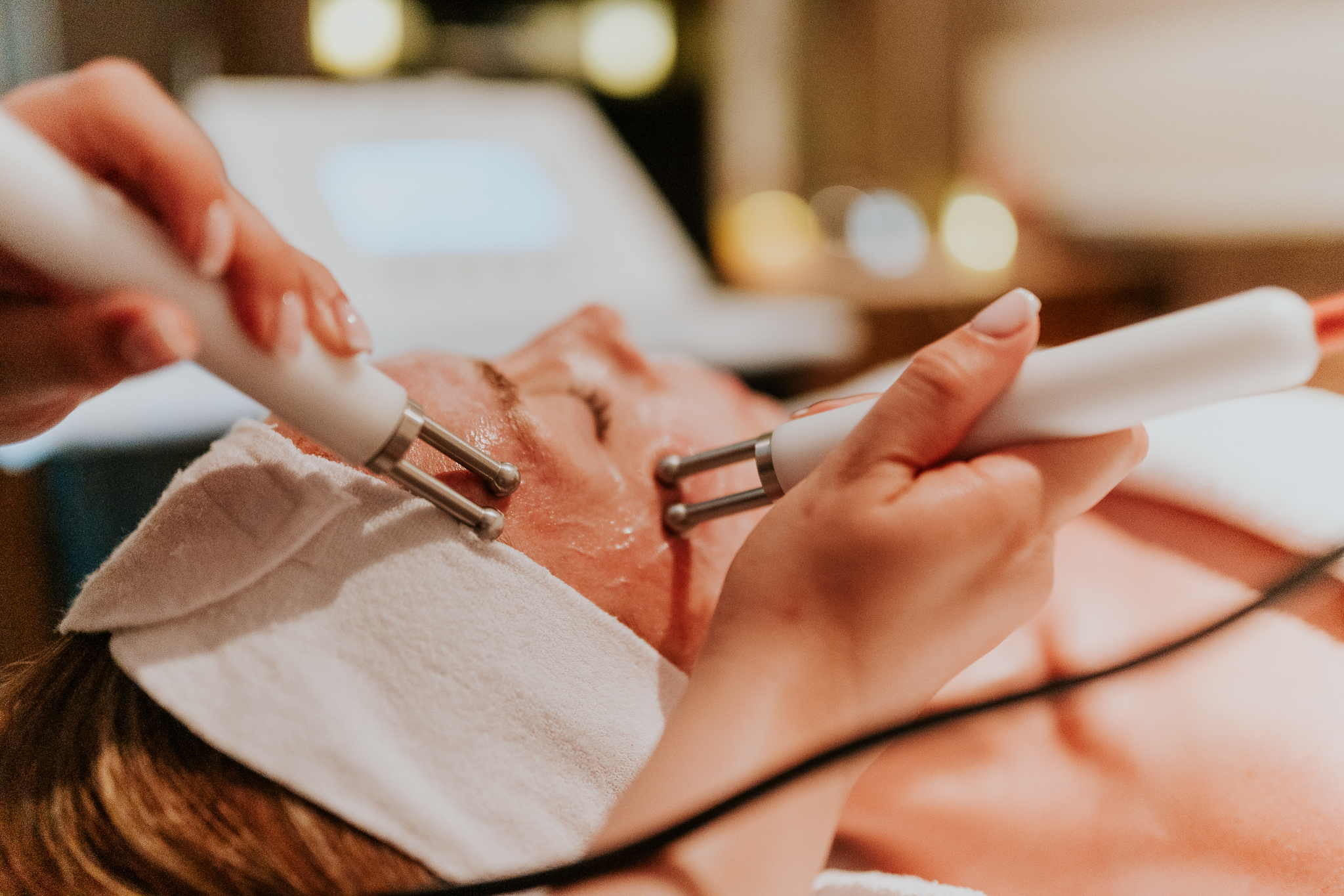 Elemis Expert™ Tech | Lift + Rejuvenate Facial | 50 Minutes