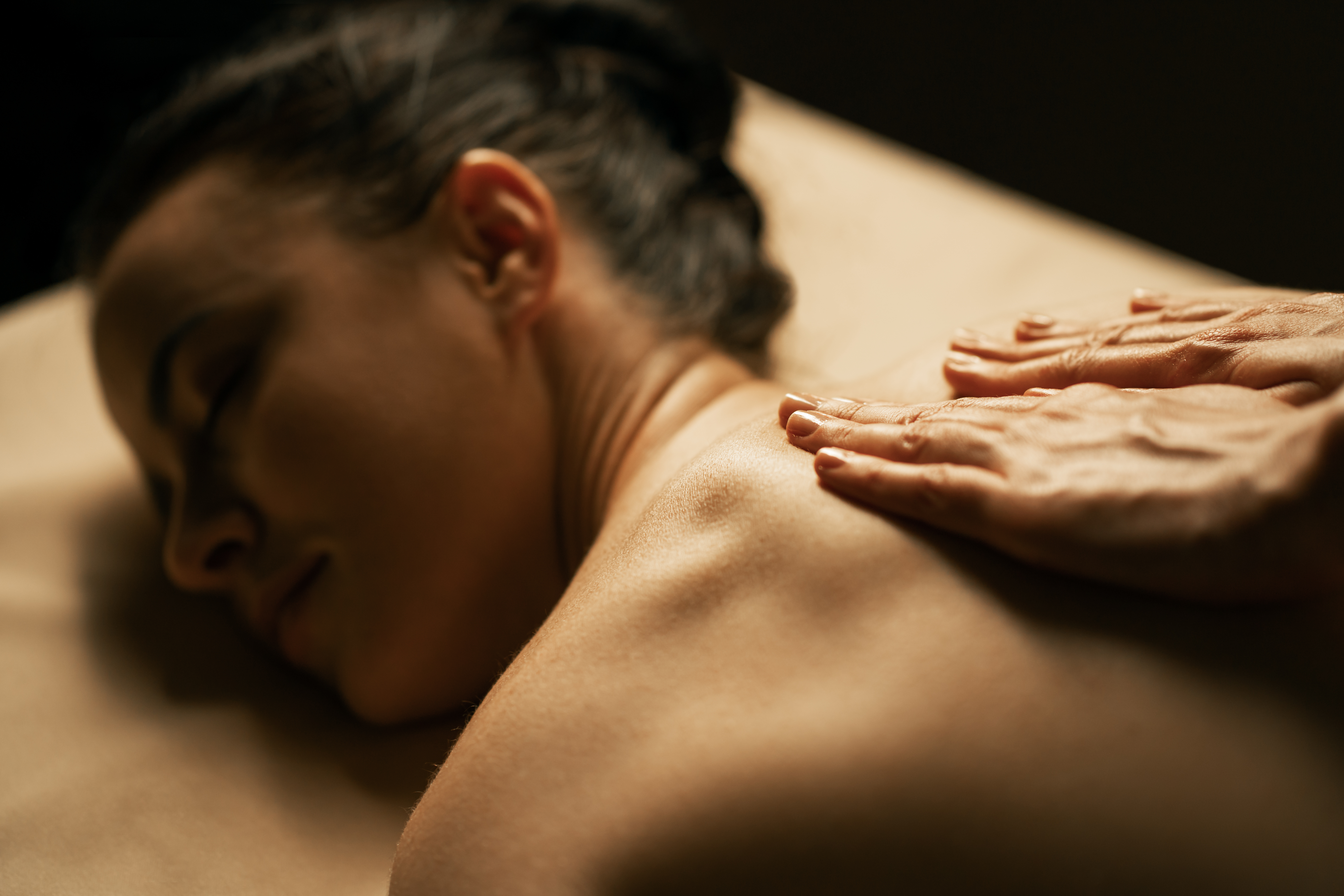 Deluxe Full Body Massage | 75 Minutes