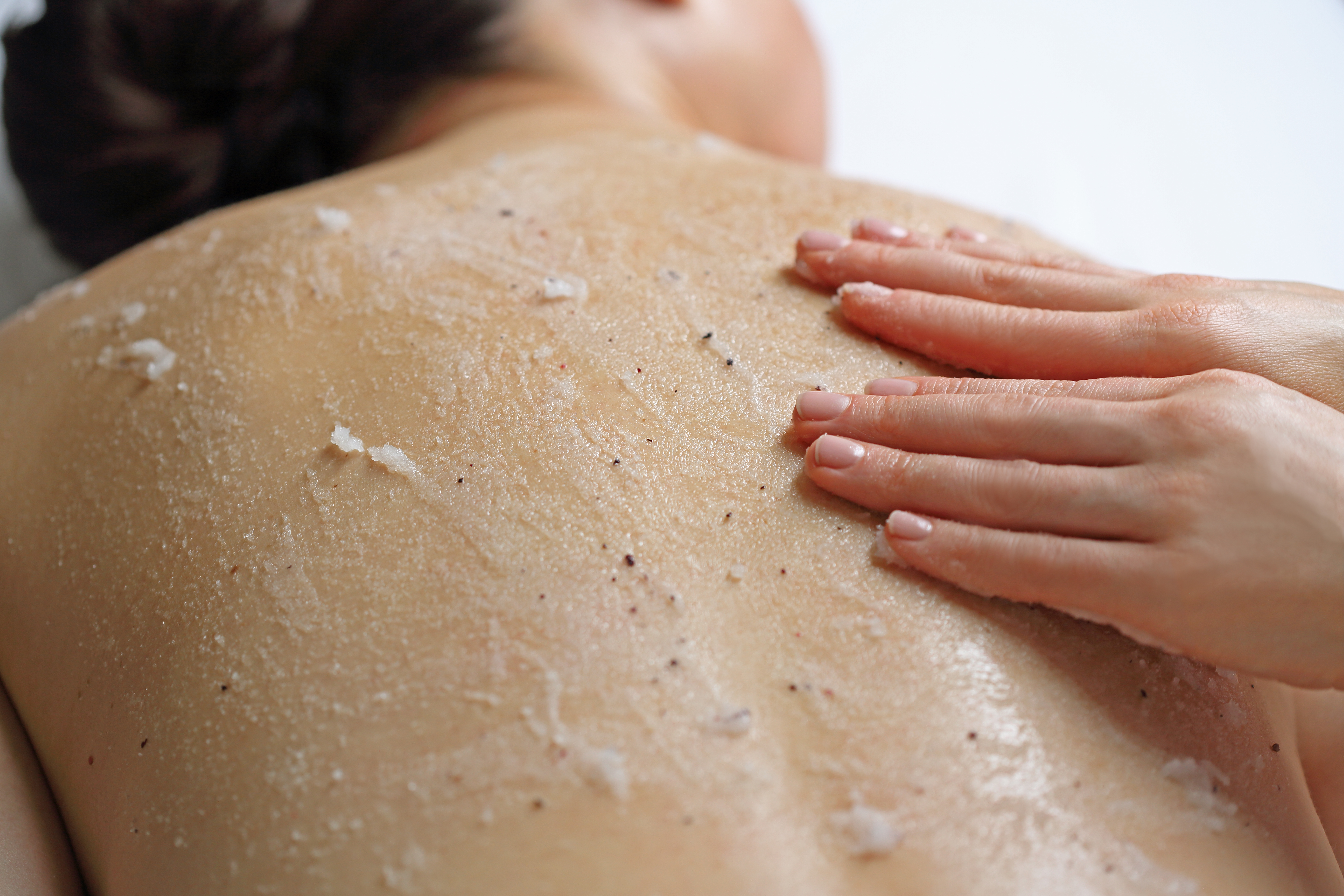 Elemis Intensely Cleansing Salt Scrub | 30 Minutes