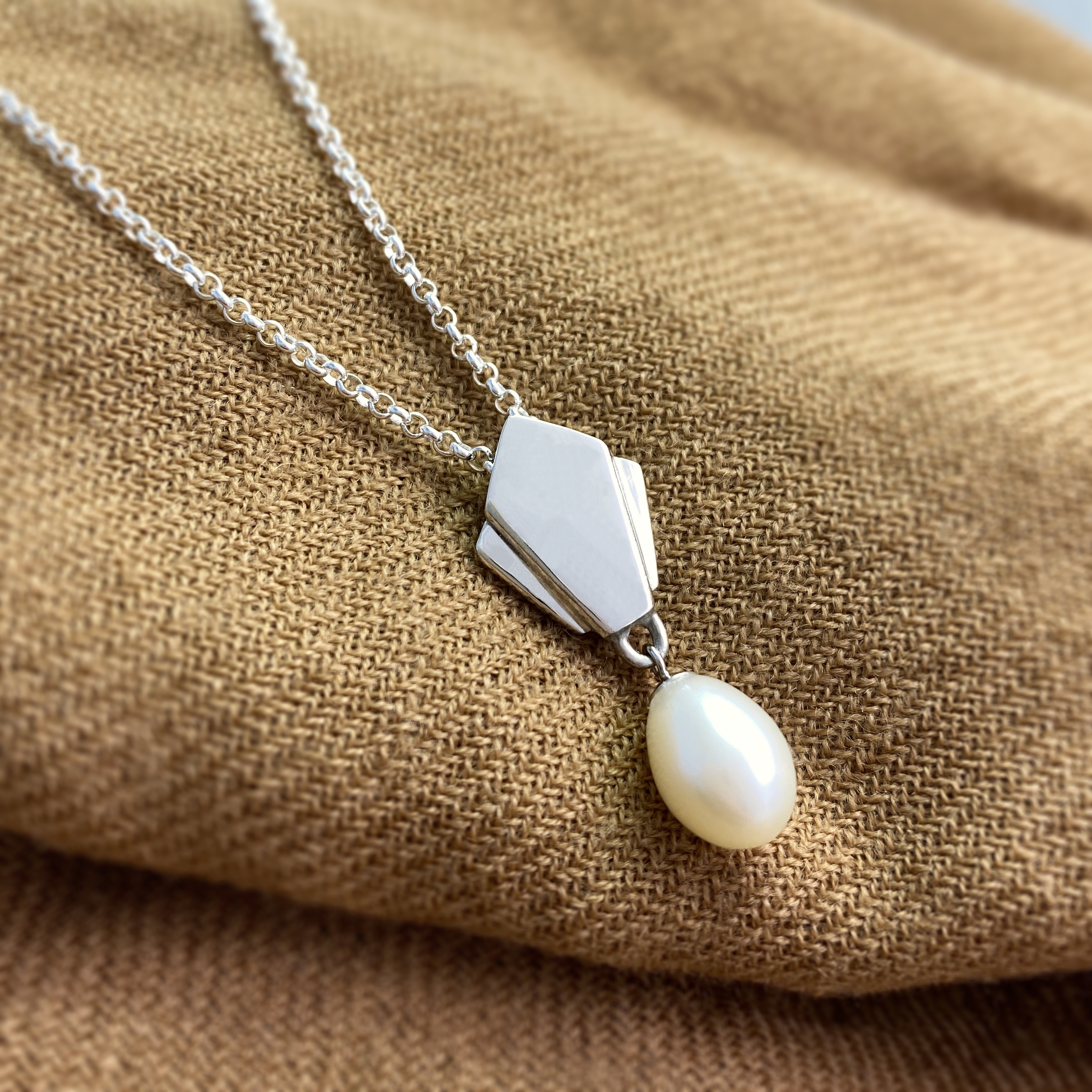 Burgh Island Pendant | Deco Pearl