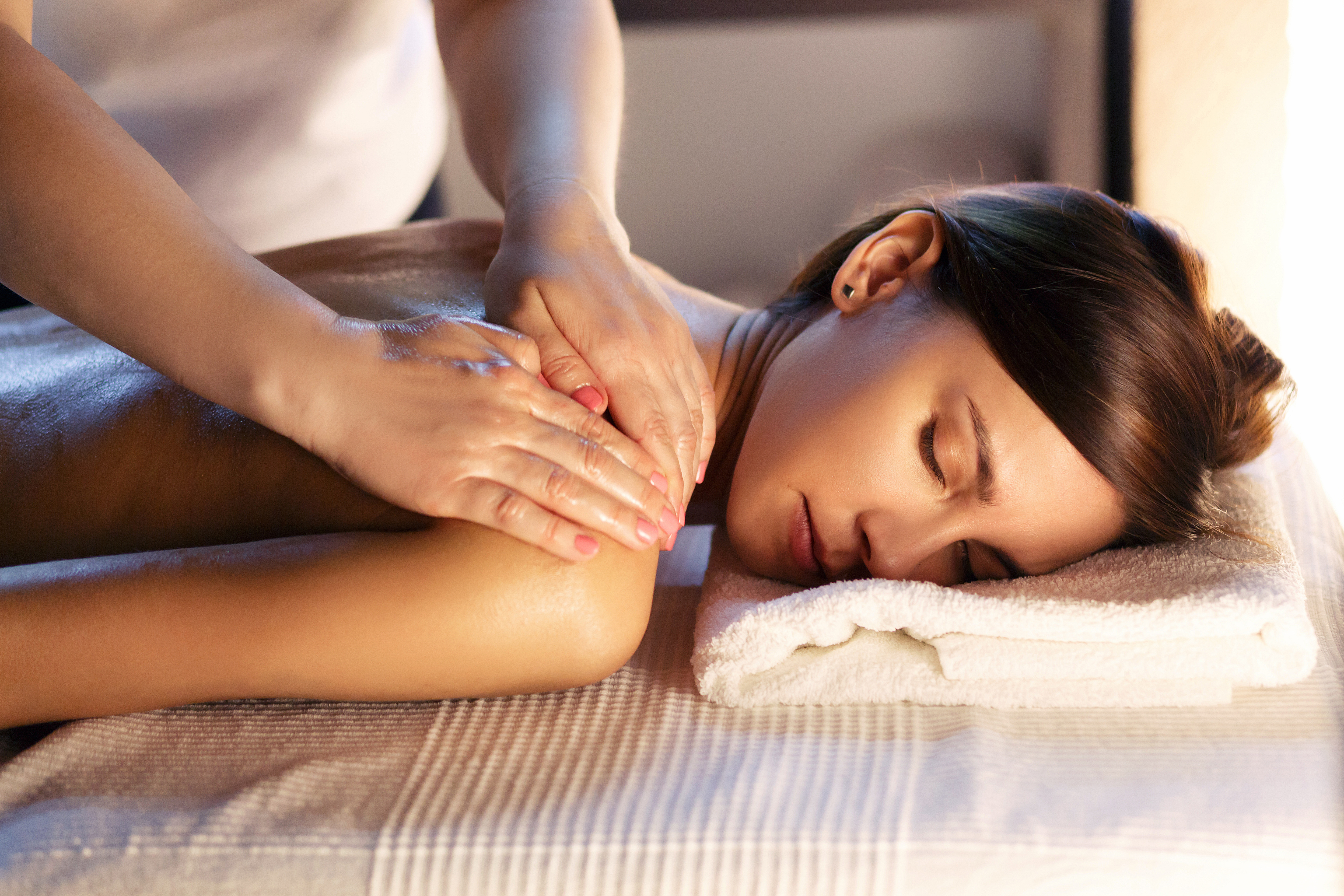 ESPA Aromatherapy Back, Neck And Shoulder Massage