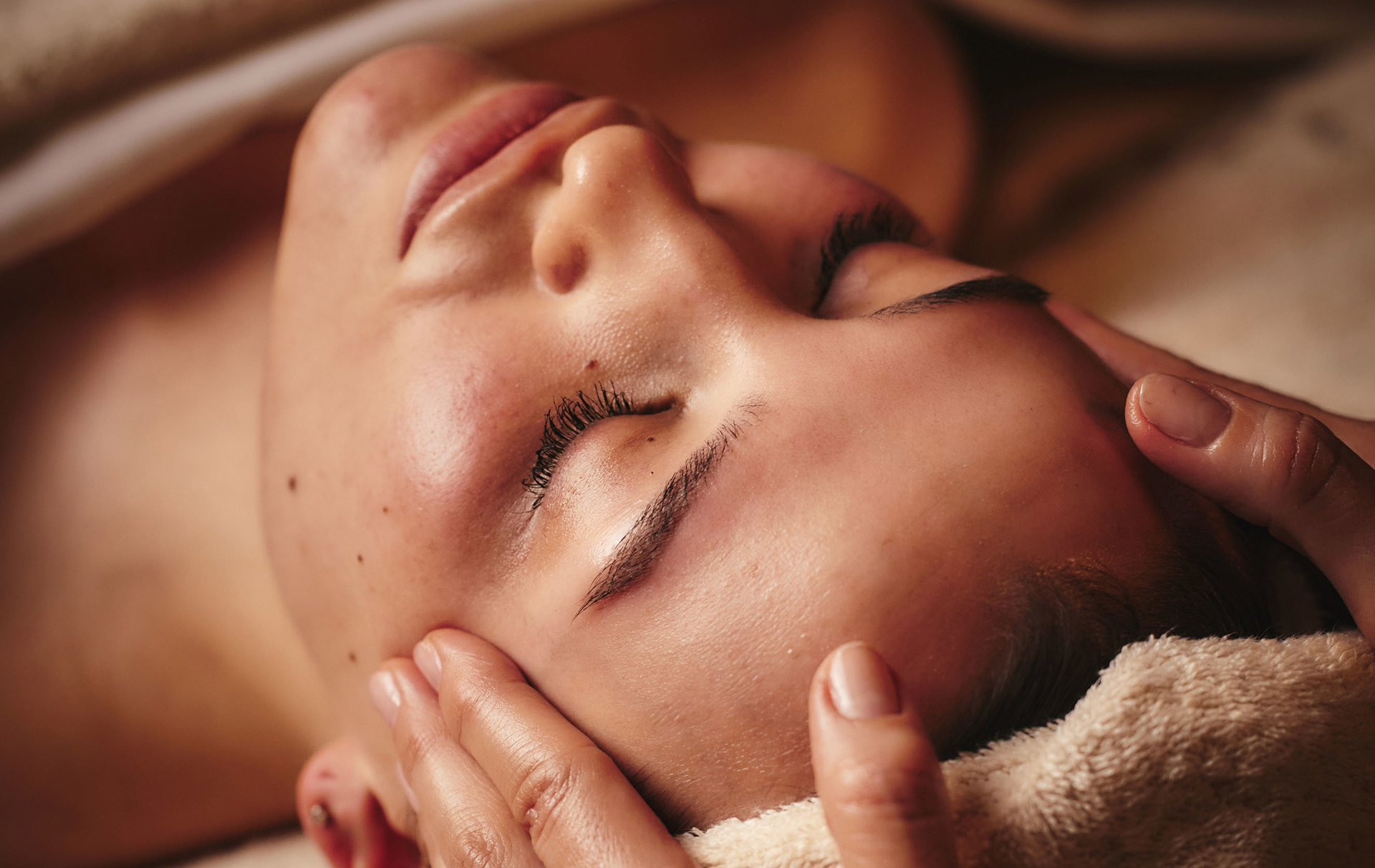 Elemis Expert™  | Touch Reveal Facial