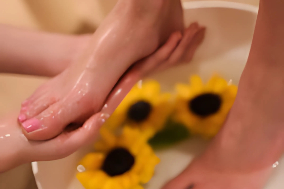 Pearl Pedicure 50Minutes