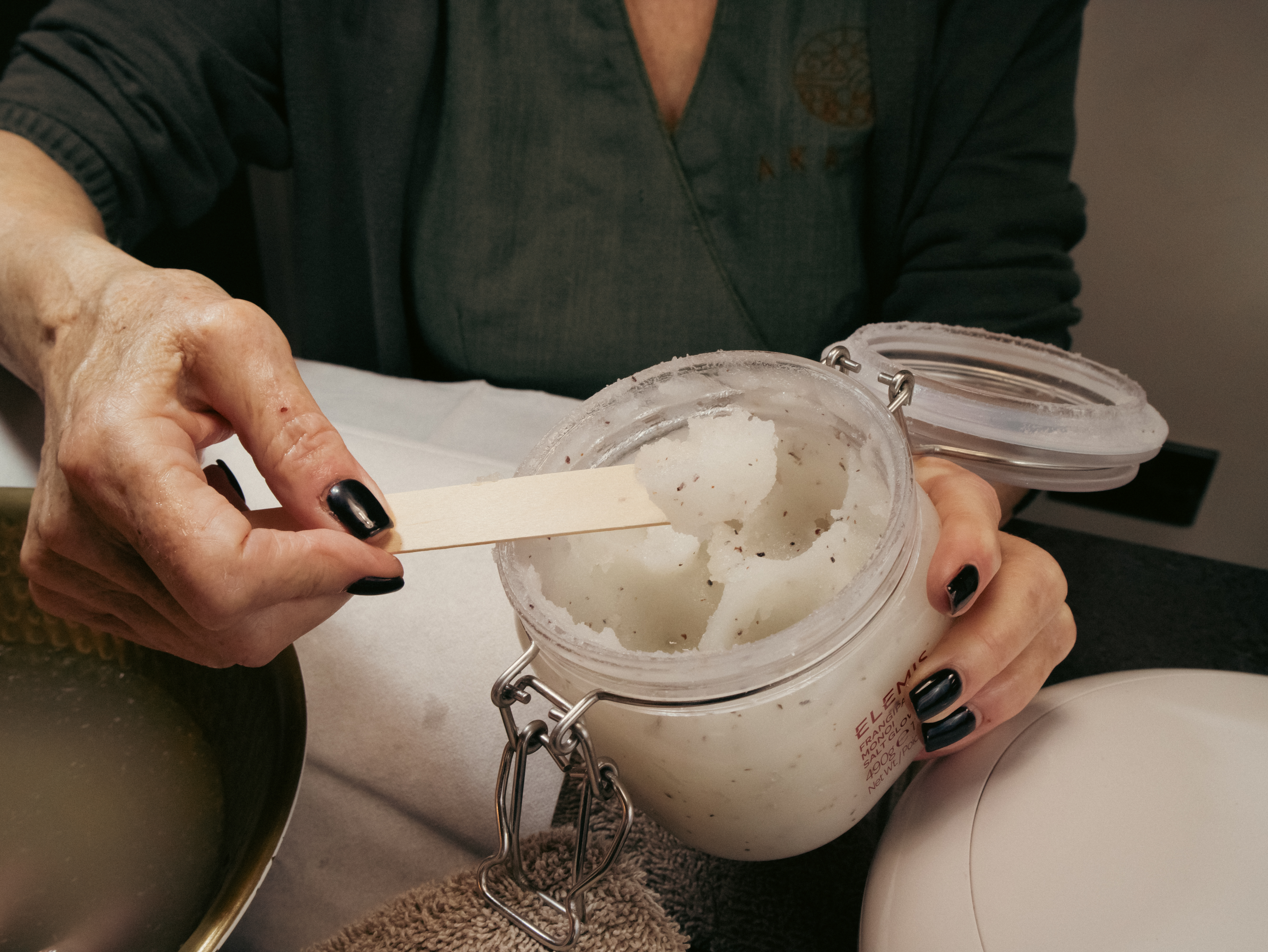 Elemis Garden of England Rose and Restore Luxury Manicure