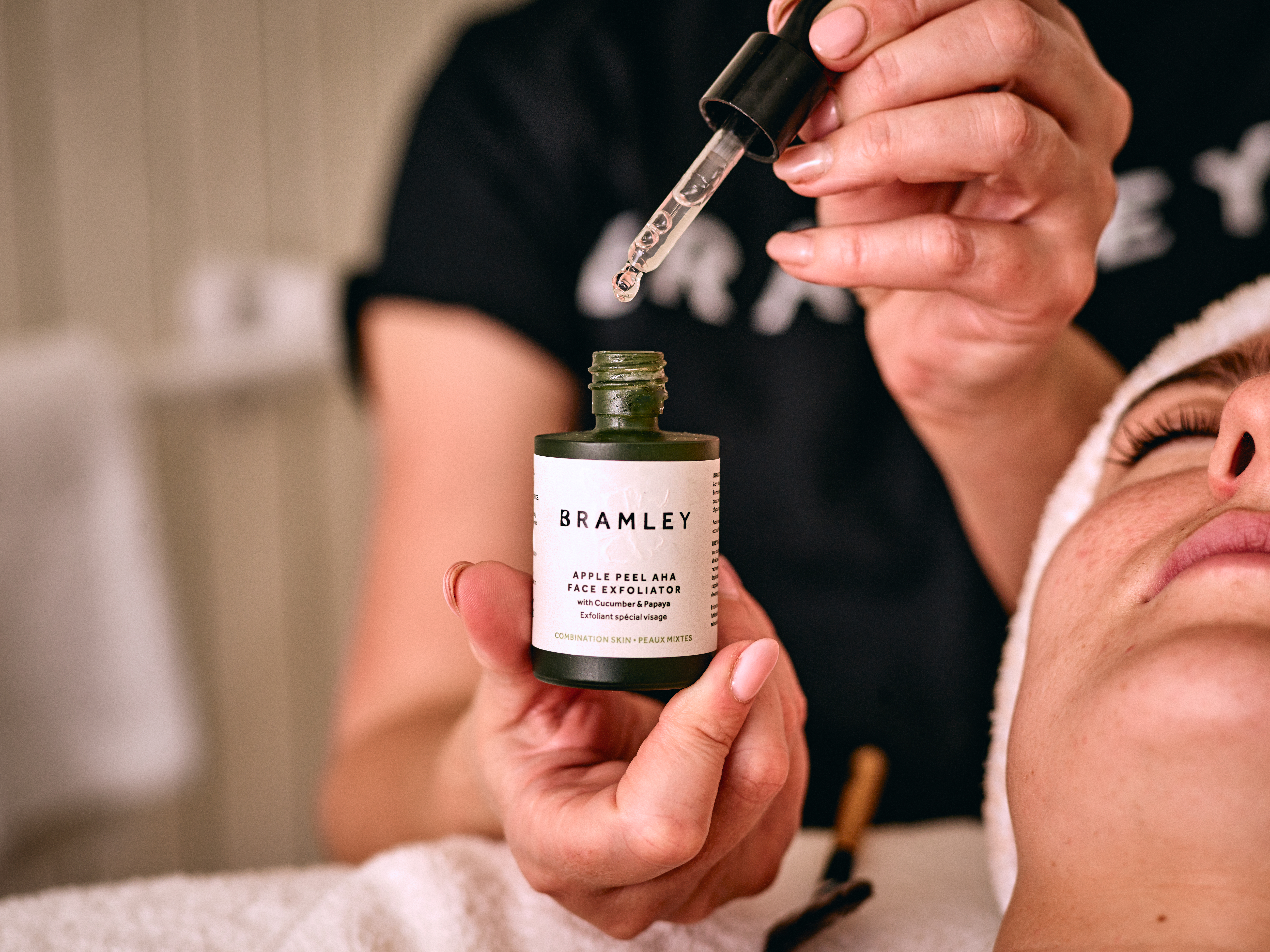 Bramley Apple Peel Aha Facial 60 minutes