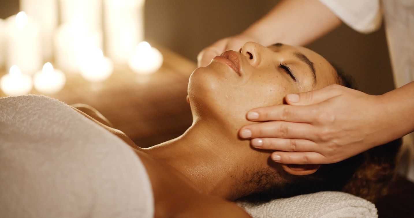 Elemis Expert Touch Renew Facial | 60 Minutes