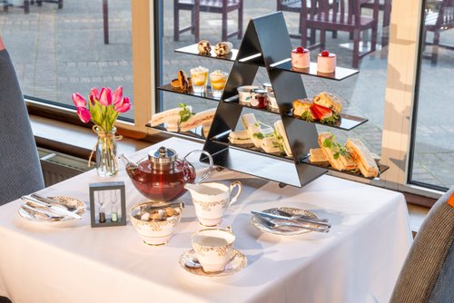 Prosecco Afternoon Tea & 25 Minute Treatment