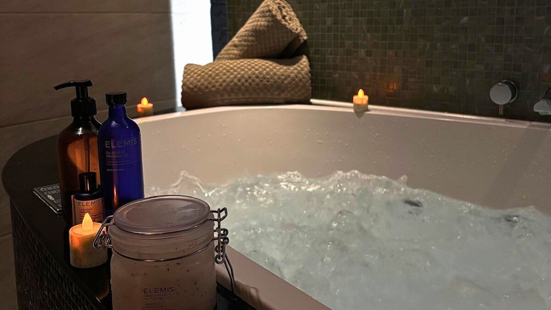 Aromatherapy Bath | 30 Minutes