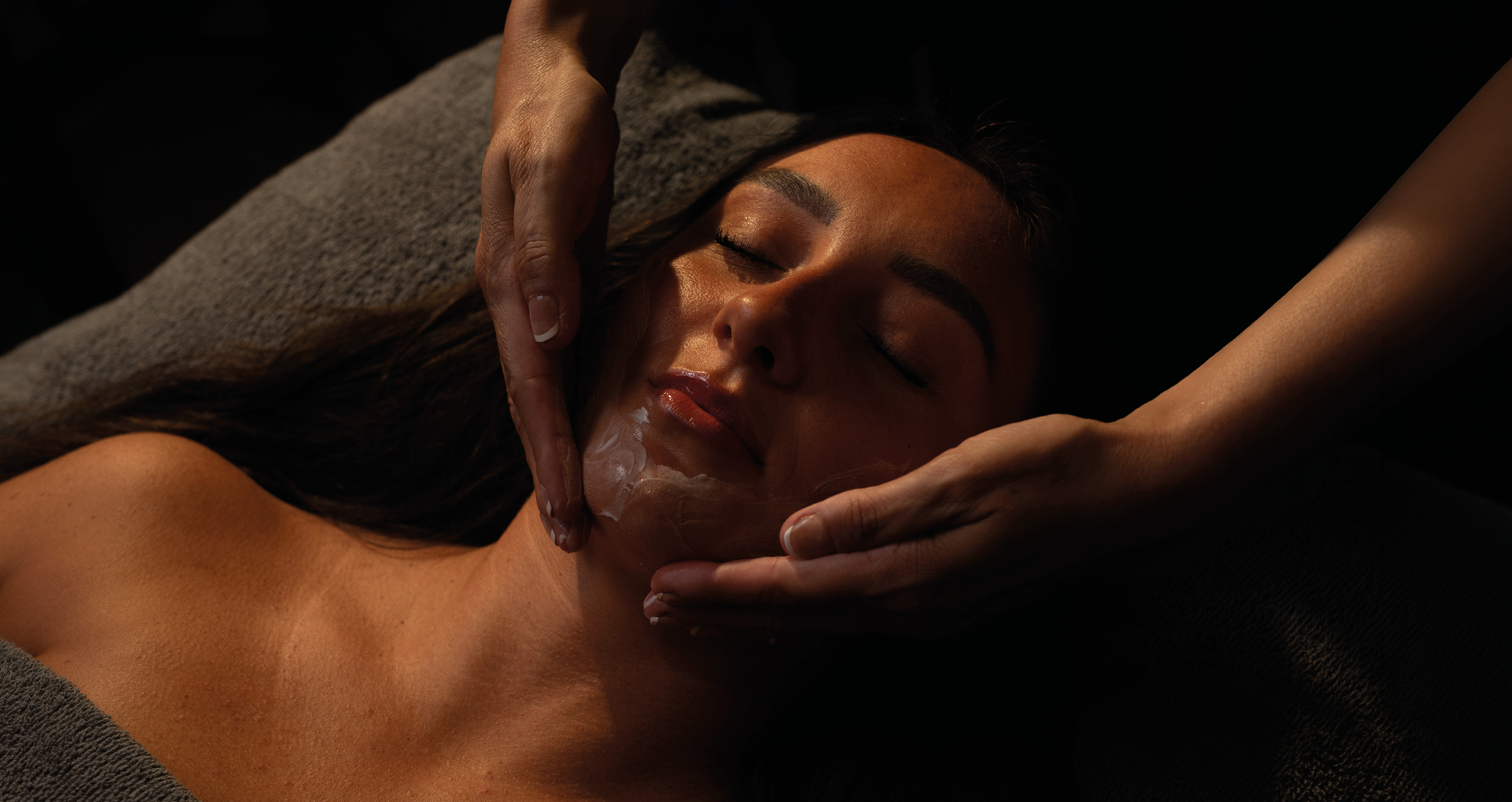 Ishga Rejuvenating Facial | 50 Minutes