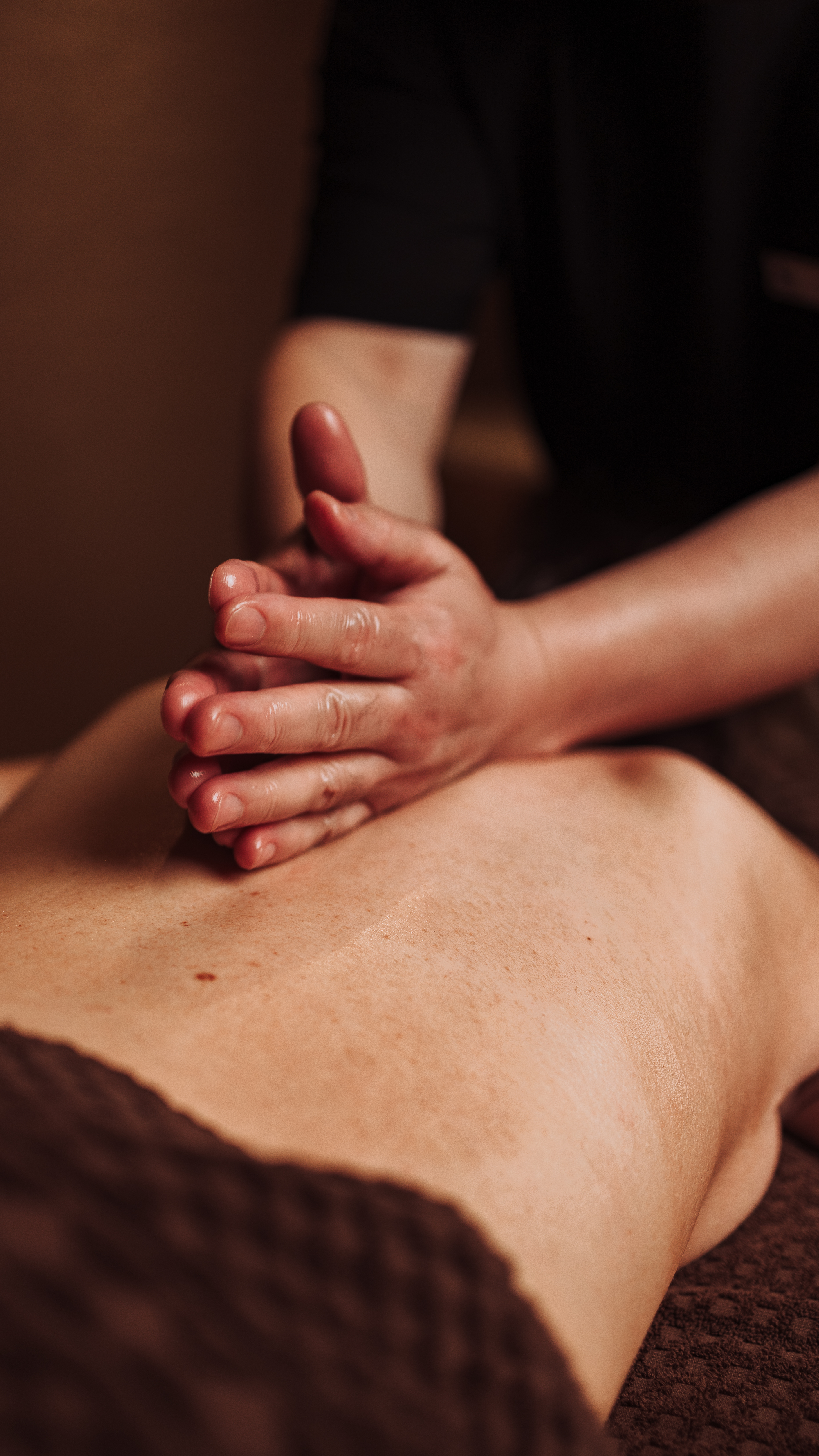 Signature Back, Neck & Shoulder Massage