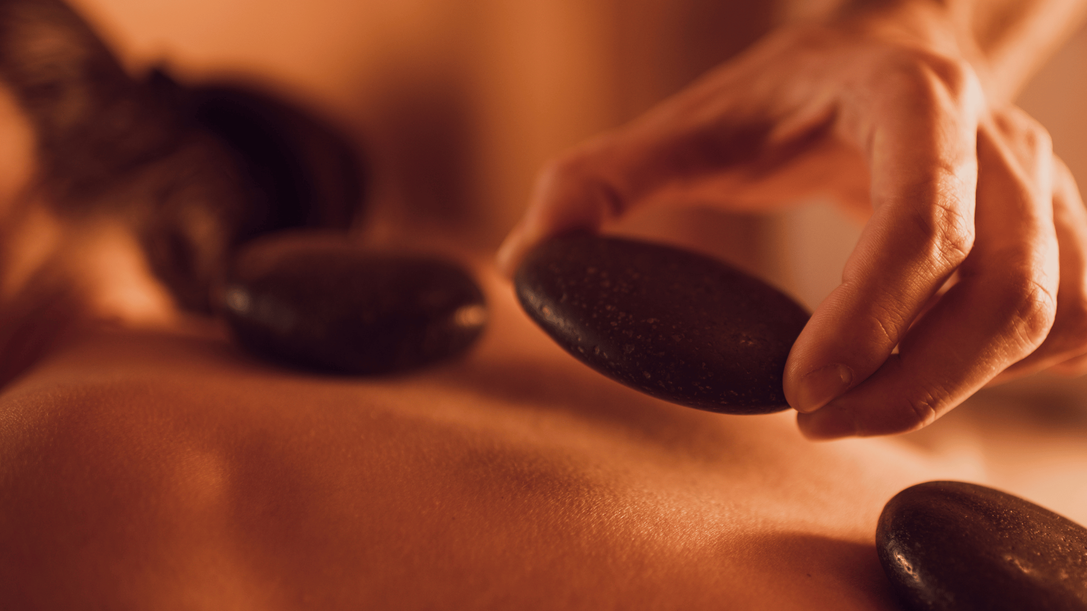Hot Rocks Massage | 25 Minutes