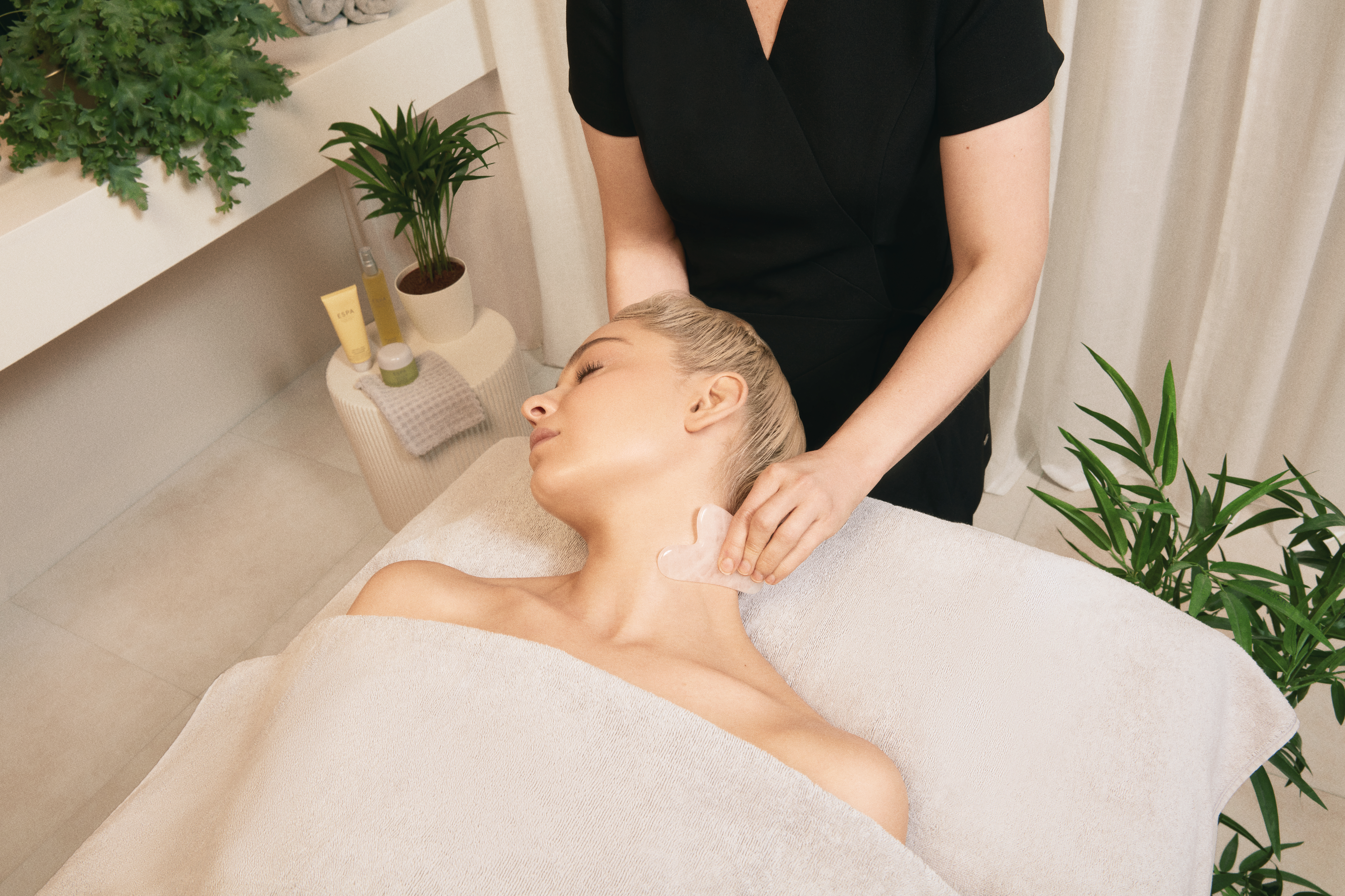 Espa Instant Radiance Facial | 80 Minutes