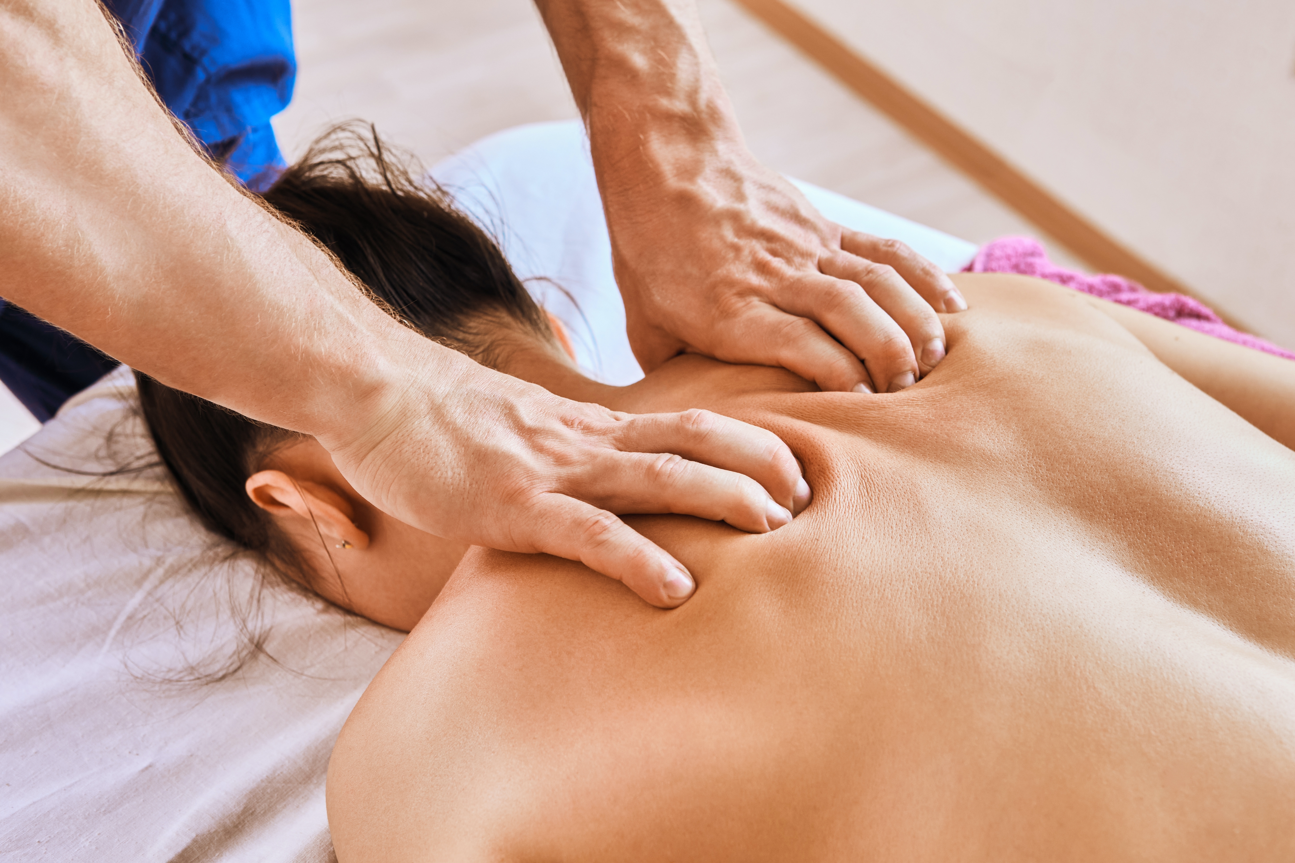  Deep Tissue Massage | 60 Minutes