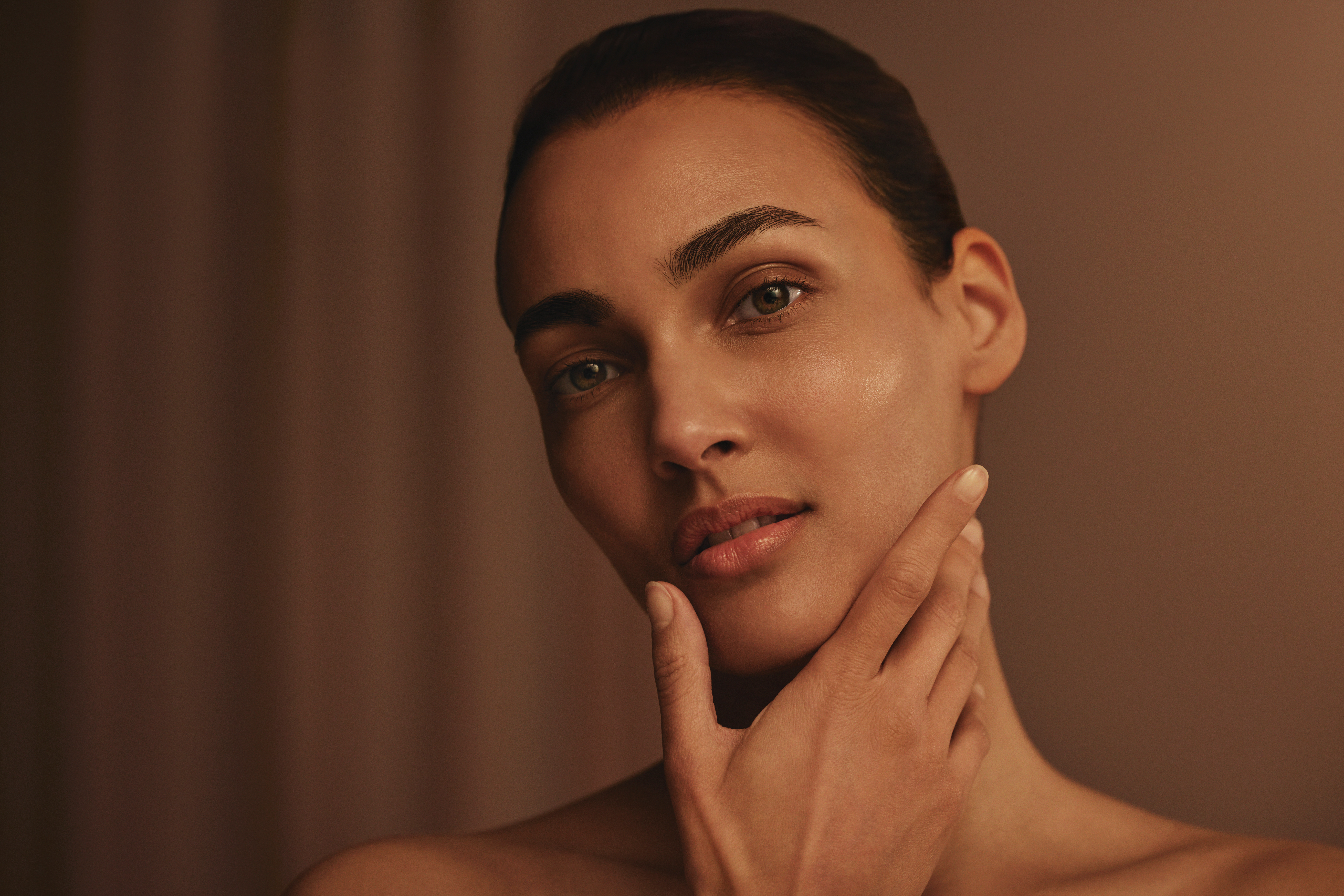 Elemis Expert™ Touch Renew Facial