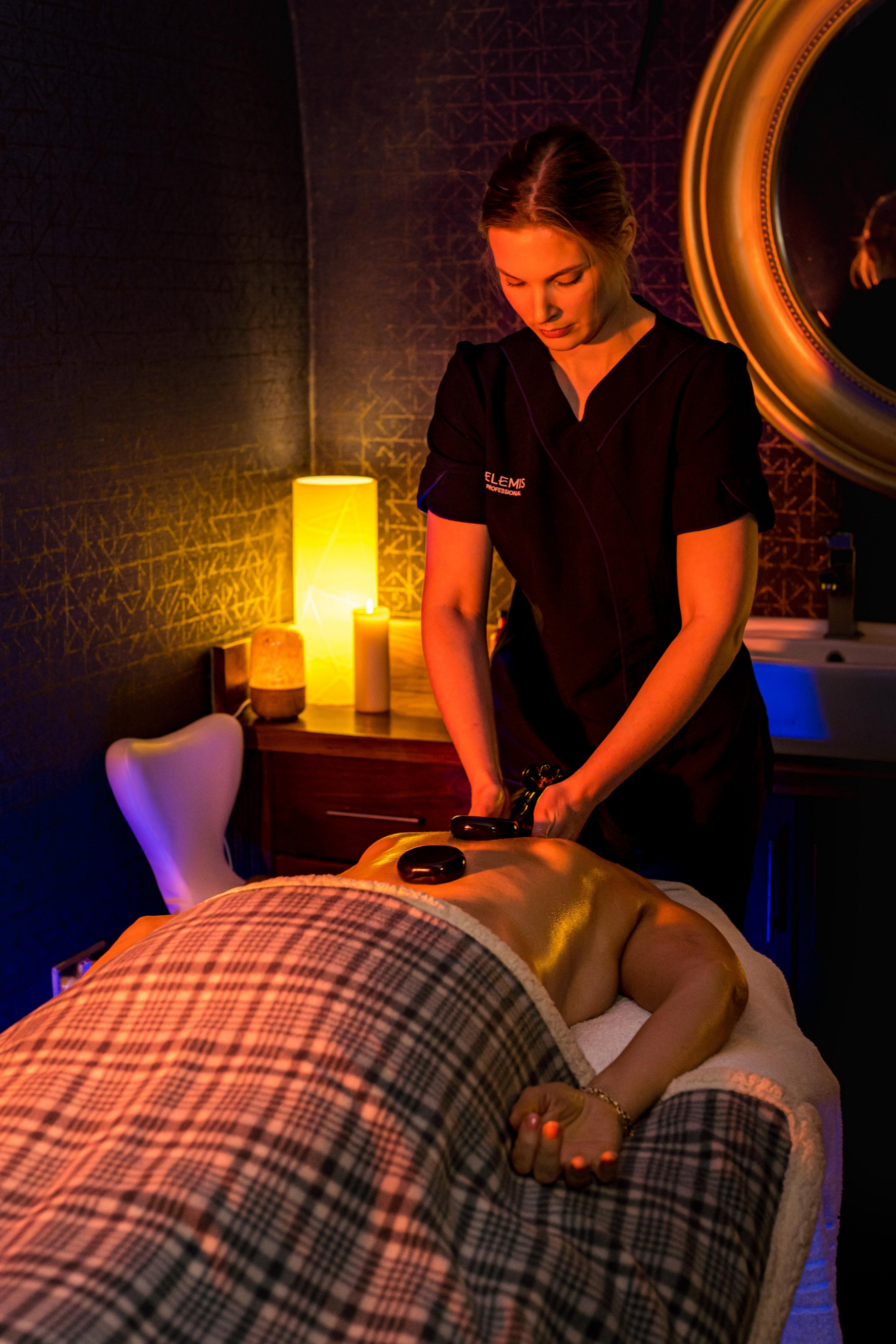 Elemis Expert Transformative Hot Stone Massage | 55 Minutes