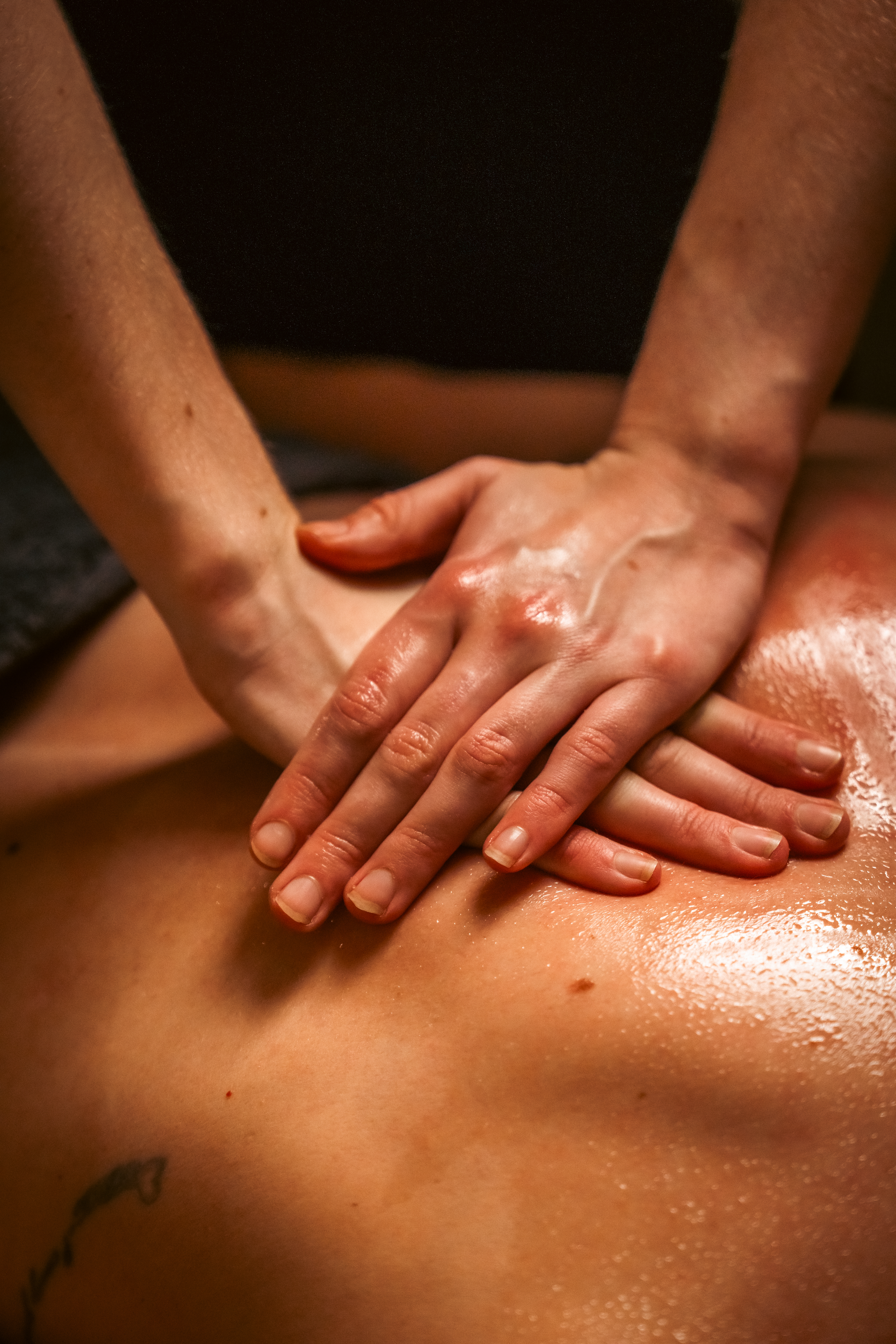 Elemis Deep Tissue Back | 30 Minutes