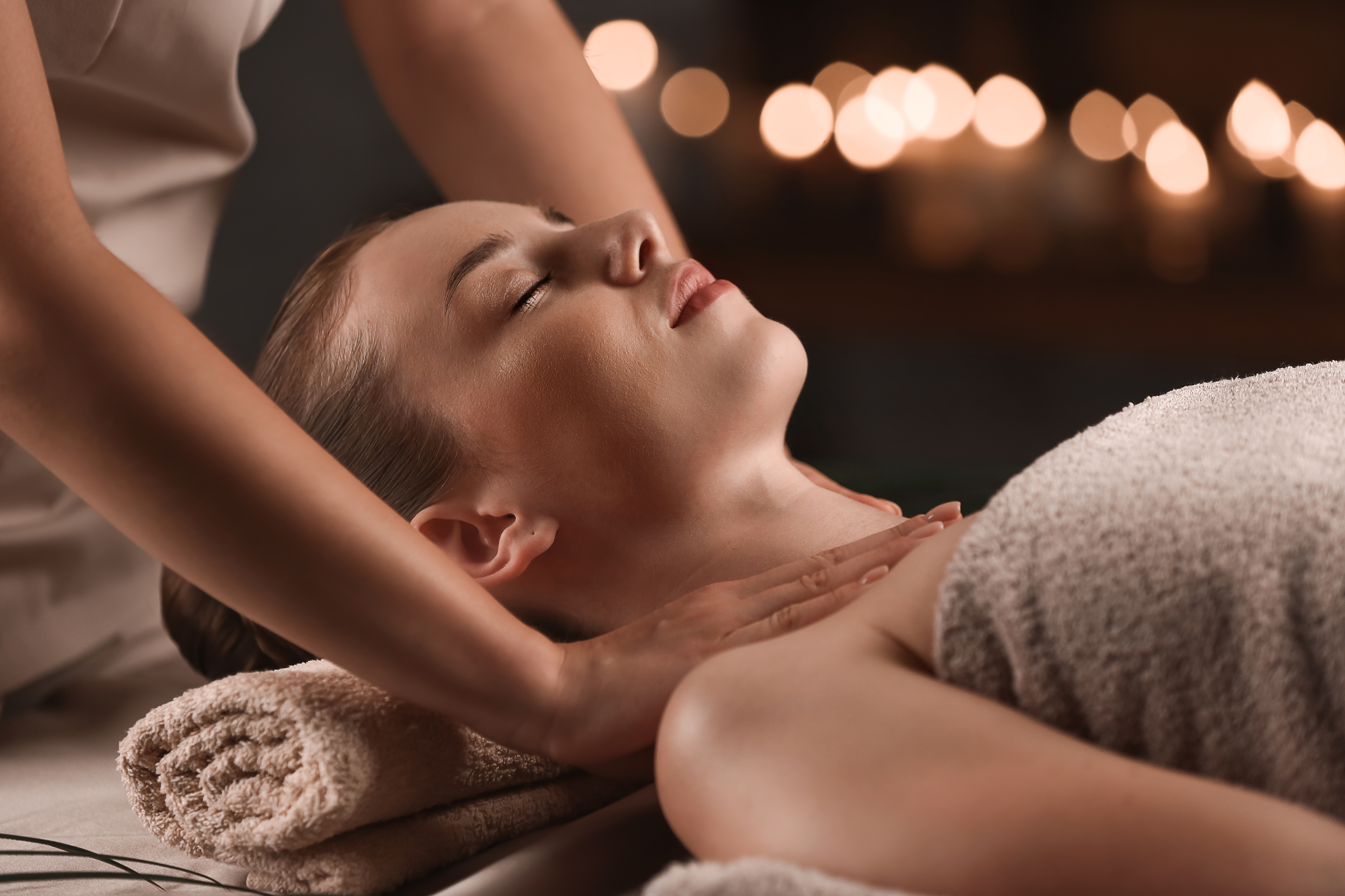 Elemis Expert Touch Renew Facial 60Min