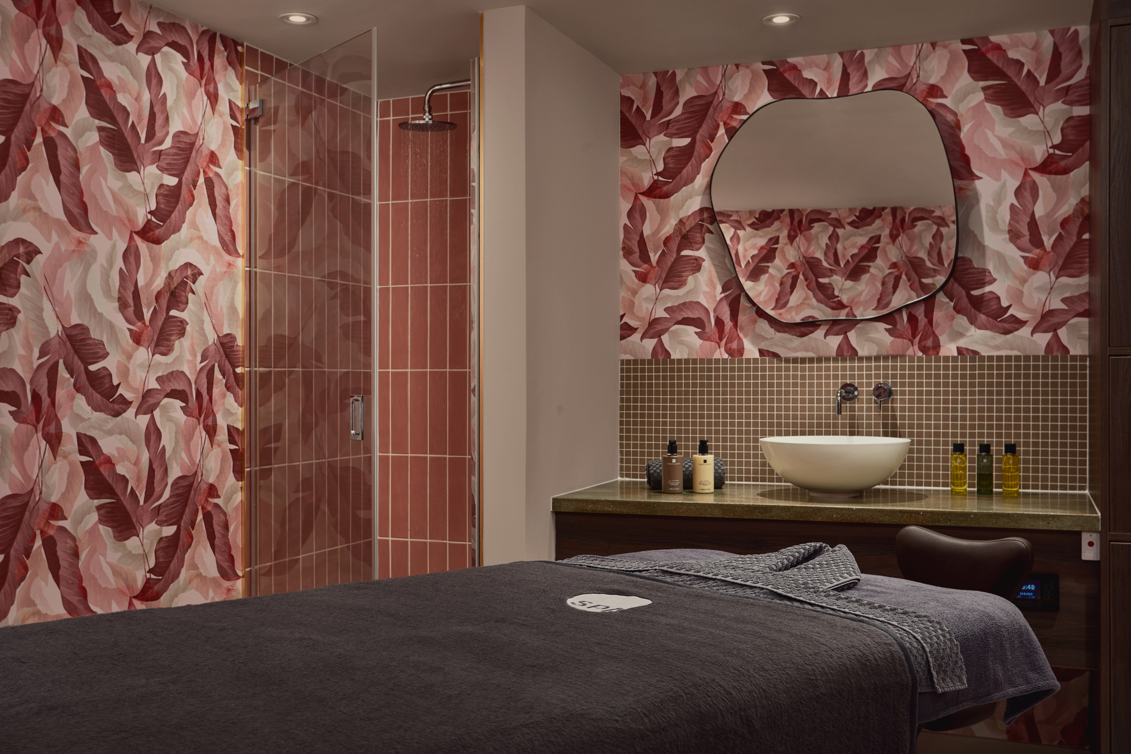 Eyebrow Shape And Tint