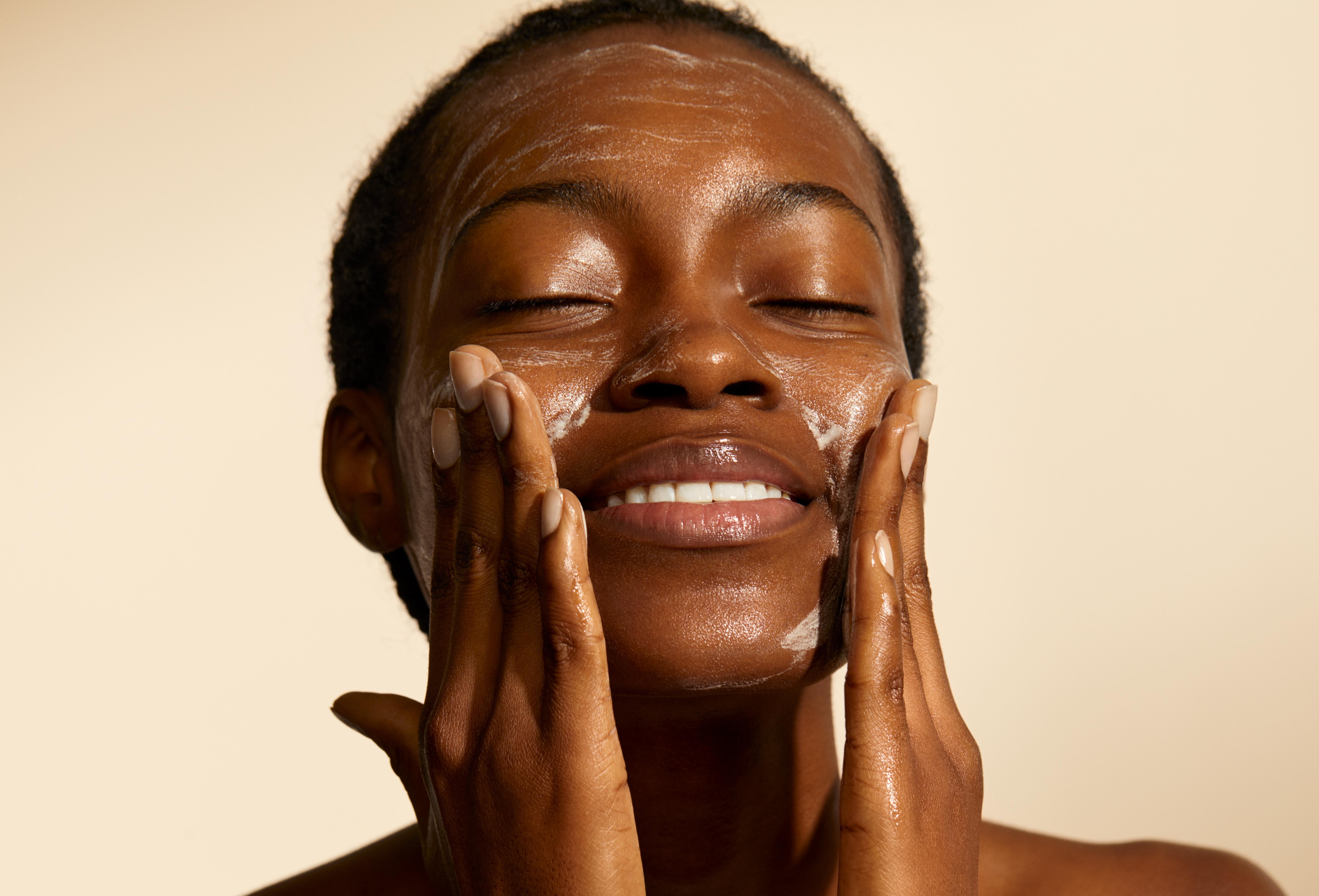 Aromatherapy Associates - Smooth Shore Facial | 60 Minutes