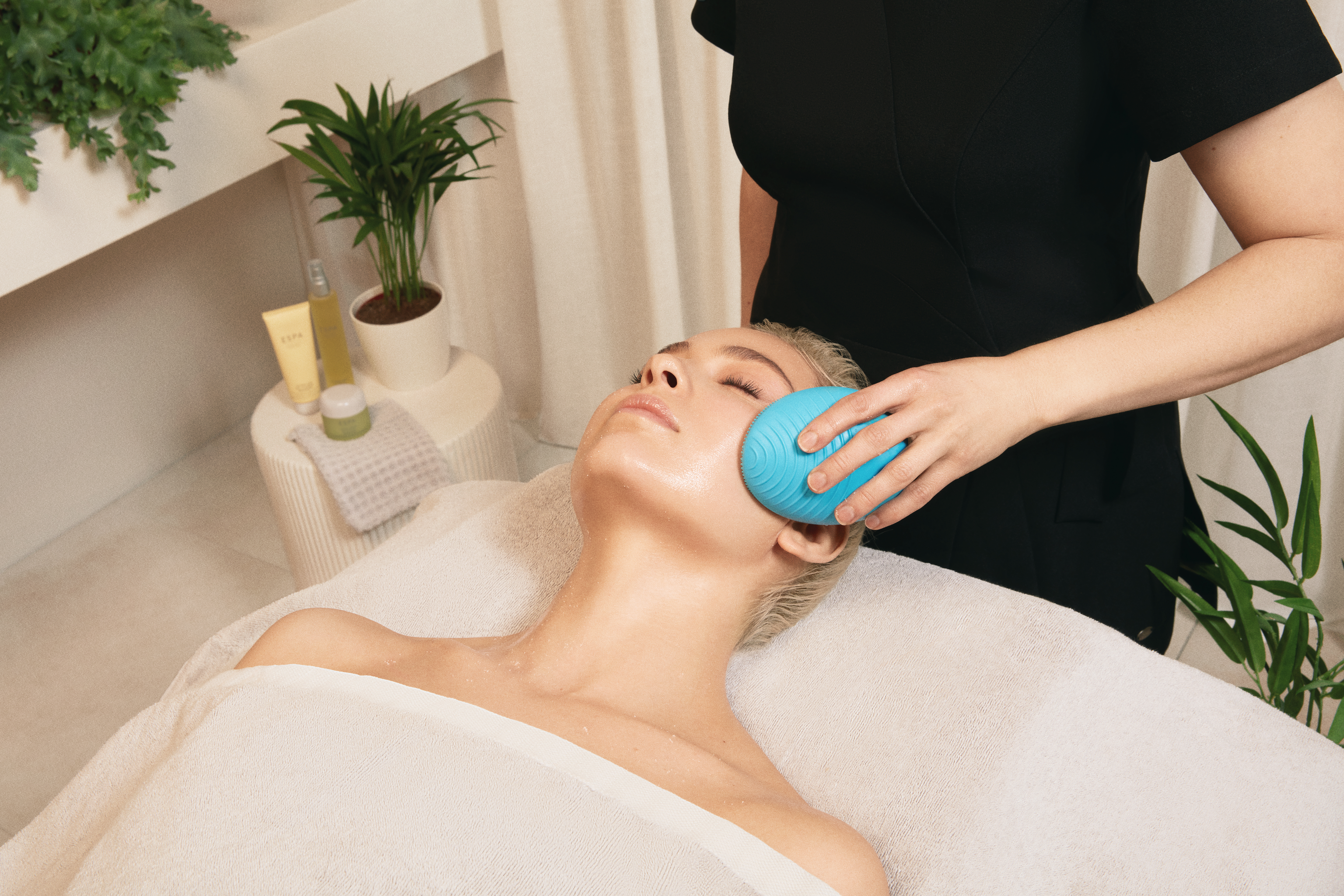 Active Nutrients Glow Facial