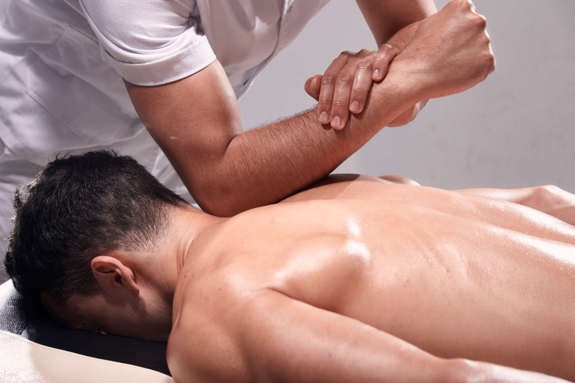 Pain Relief Clinic - Advanced Deep Tissue Full Body Massage