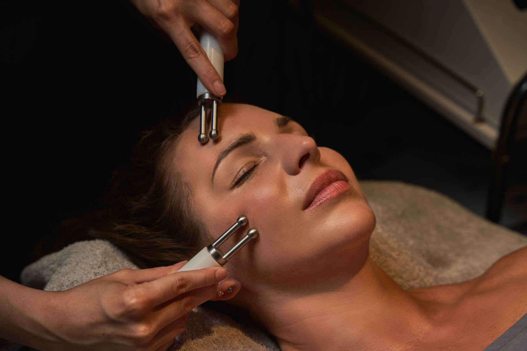 Elemis Tech: Biotec Smooth + Polish | 65 Minutes